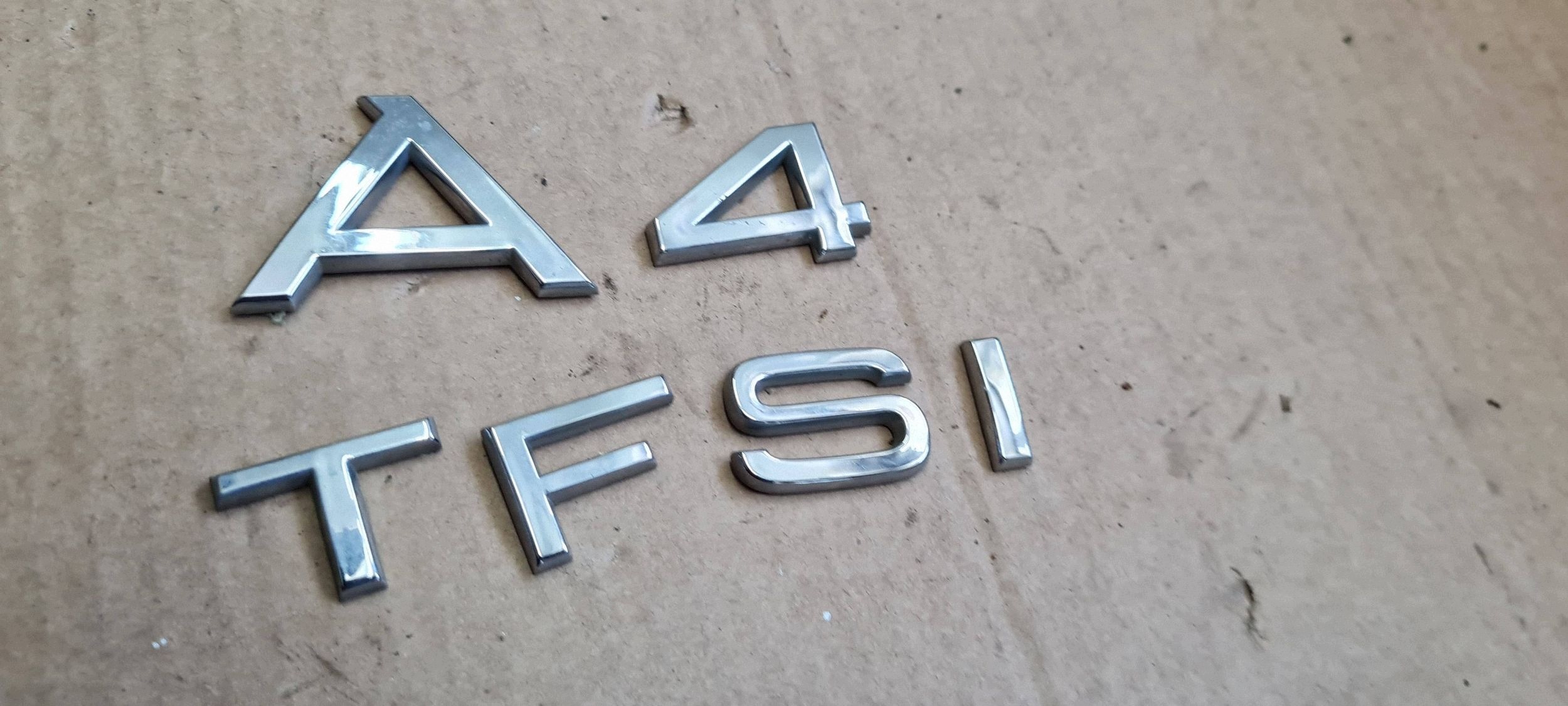 A4 B8 LIFT EMBLEMAT NAPIS bonnet boot rear part A4 TFSI