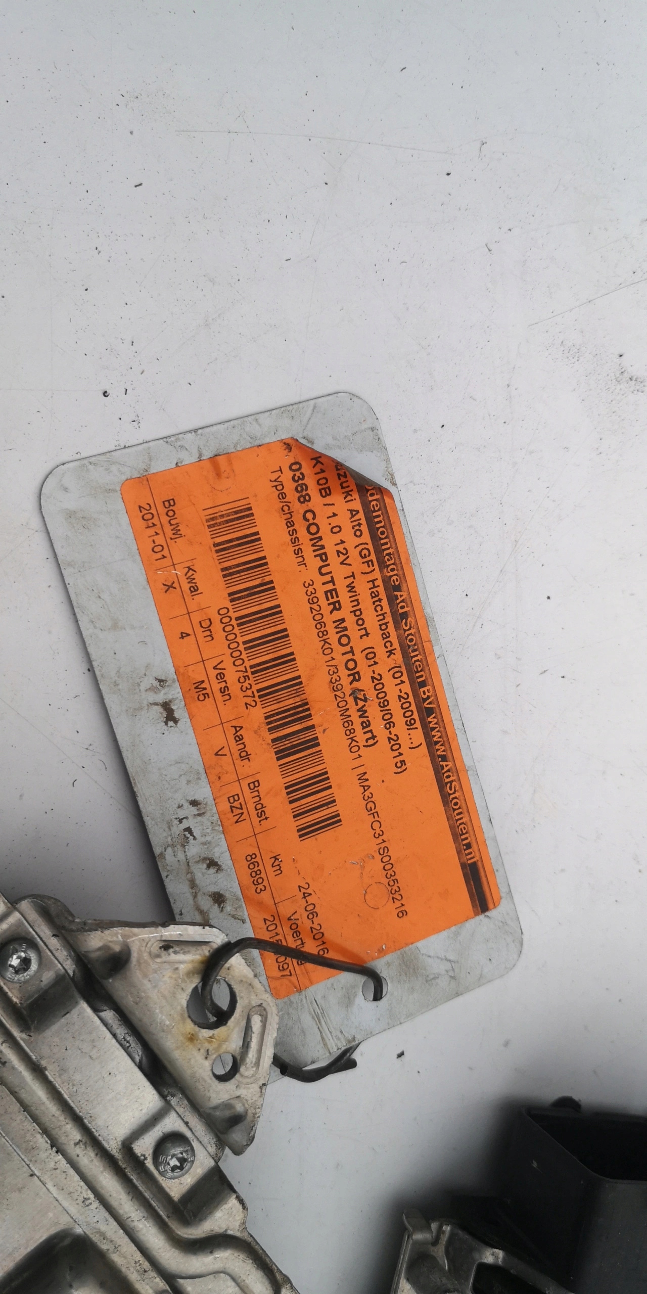 SUZUKI ALTO 1.0B 33920-68K01 0261S04260 computer E