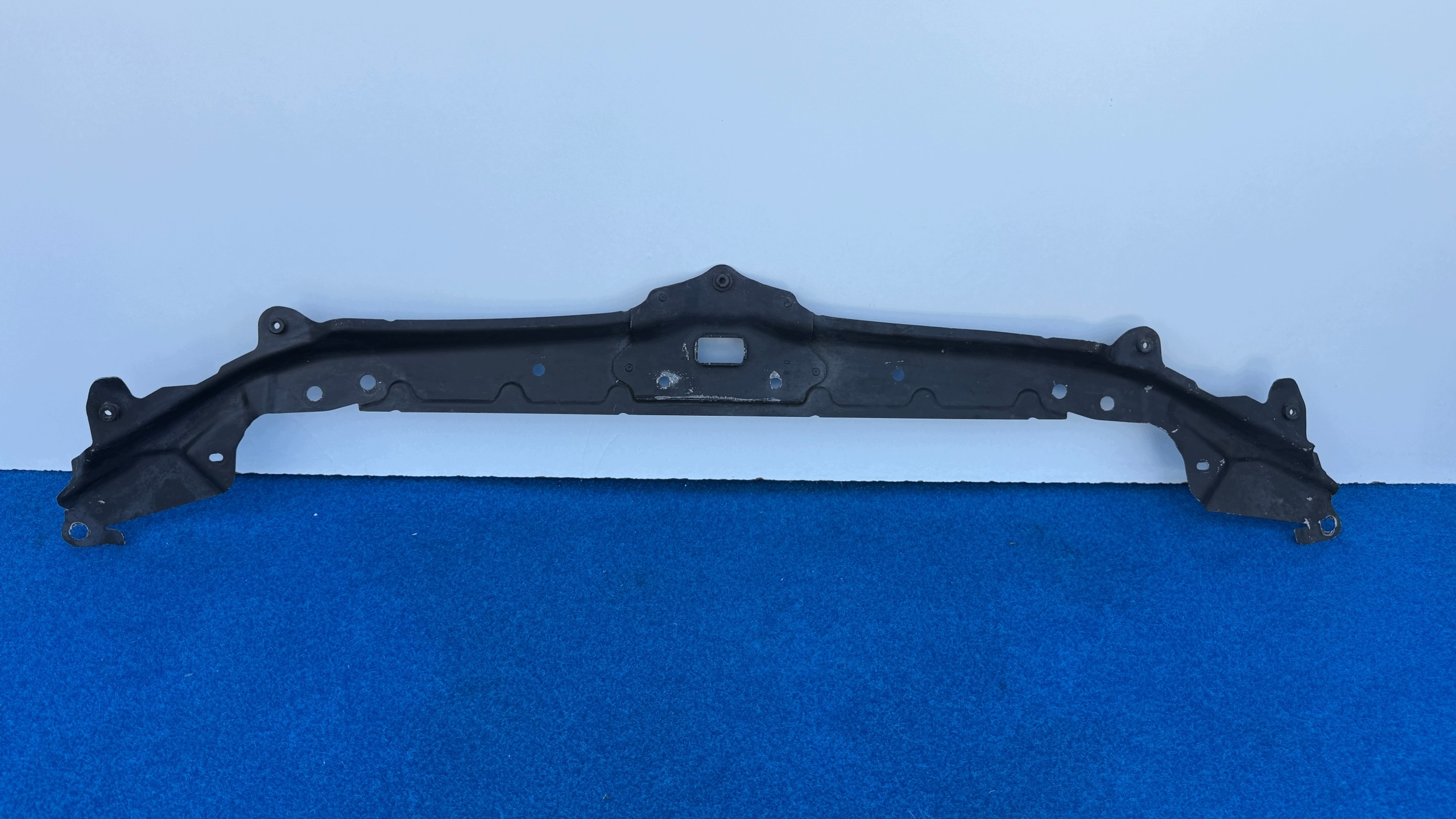 BMW 5 E60 E61 front upper panel sider 51647163462 KP23/4RR