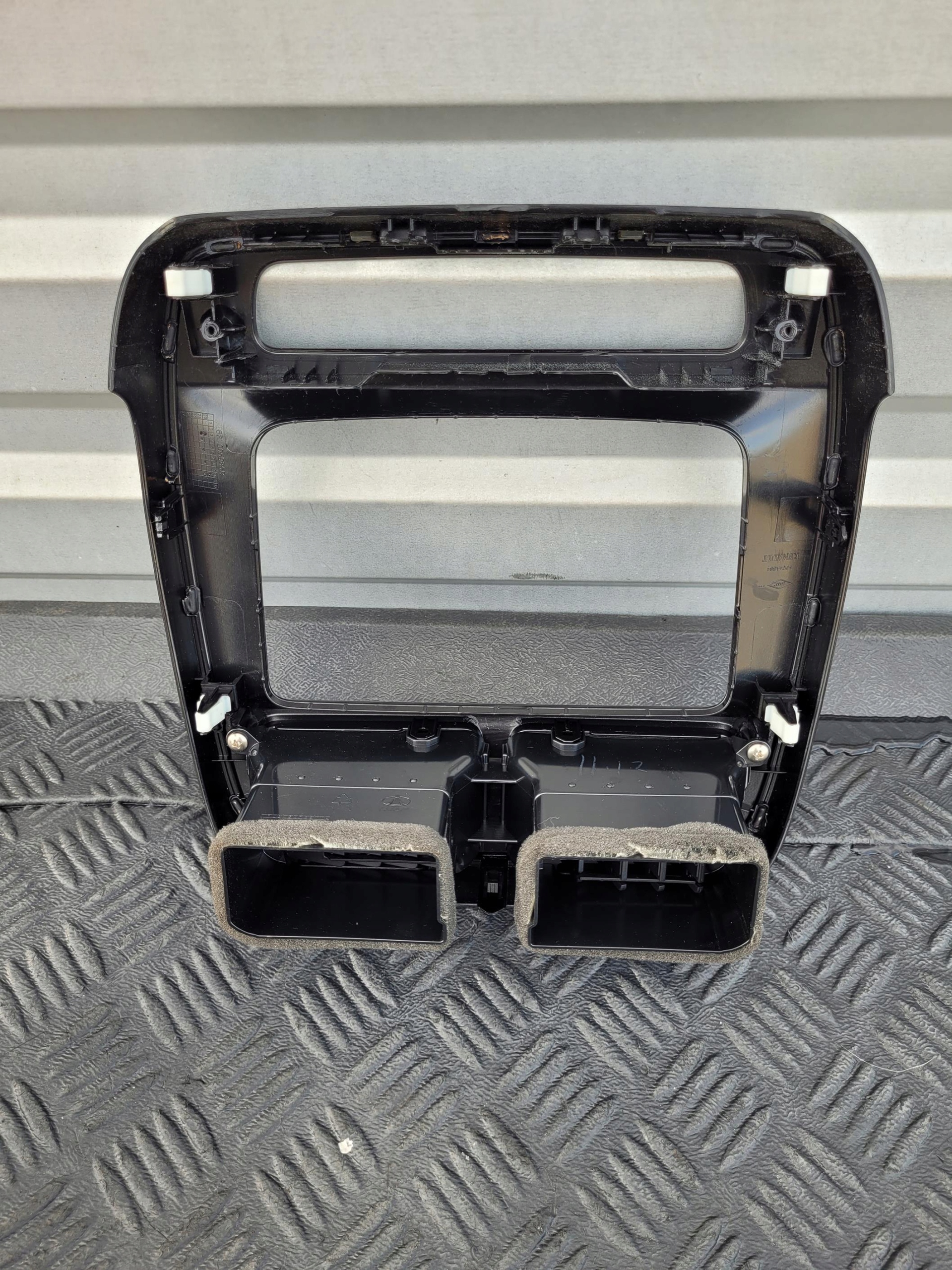 frame RADIA DEKOR grid air conditioning devices 681005985R DACIA SPRING