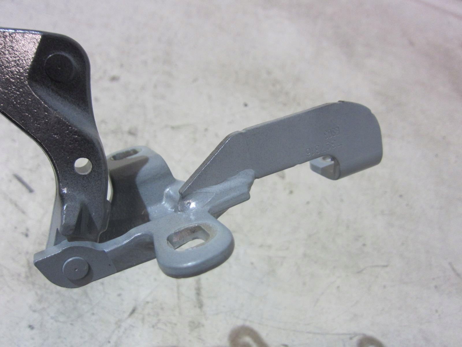 BMW X3 G01 hinge bonnet boot right left 7494944 7397316 41007494943