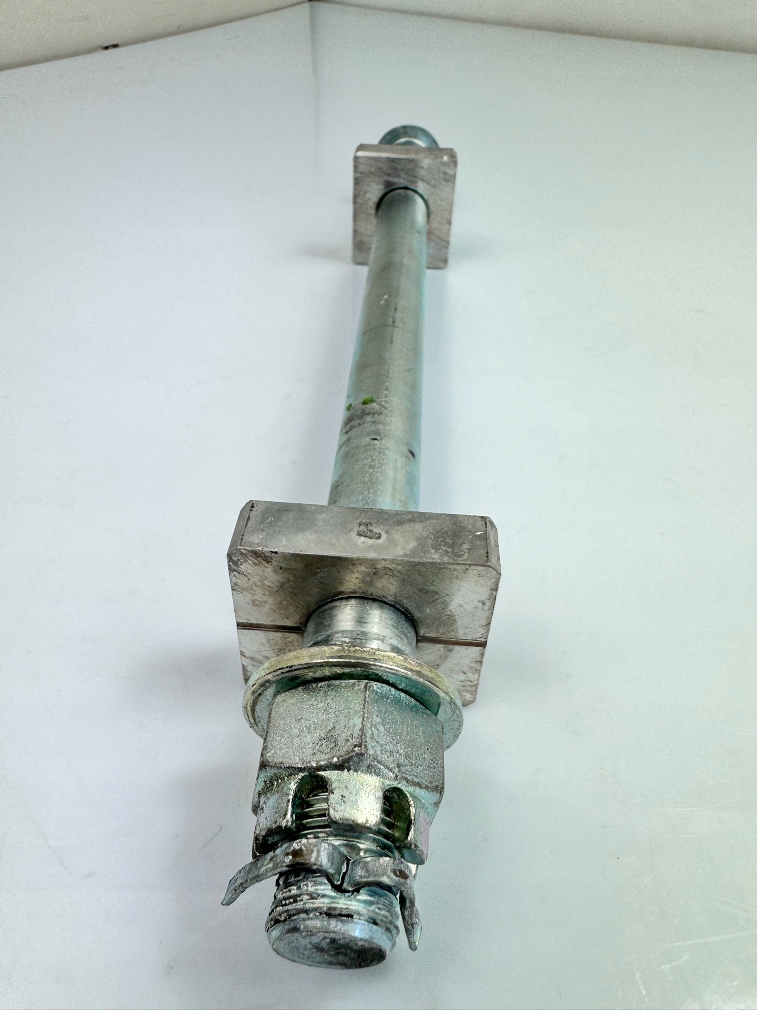 KAWASAKI 650 ER-6N 12-17 OŚKA OŚ TYŁ