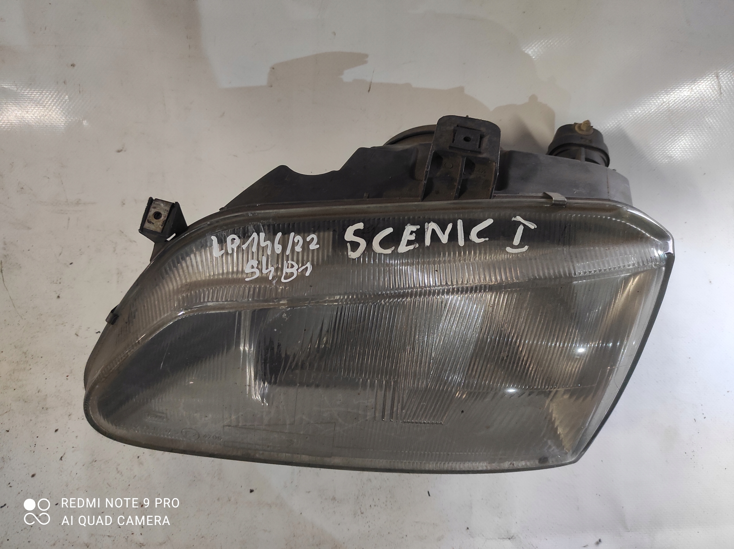 Renault Scenic and 1 REFLEKTOR left light front left