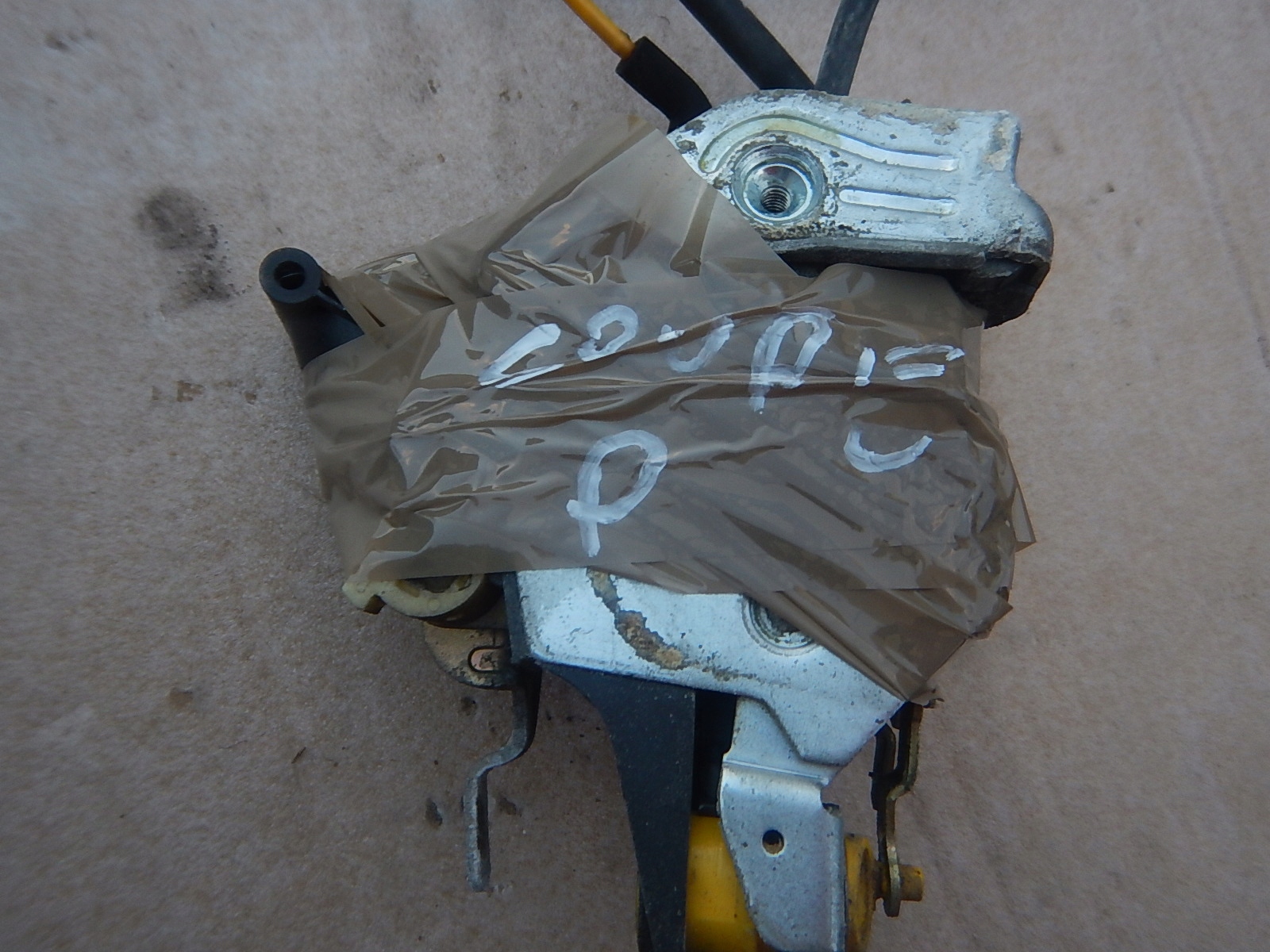 MERCEDES W124 COUPE lock door right front pump