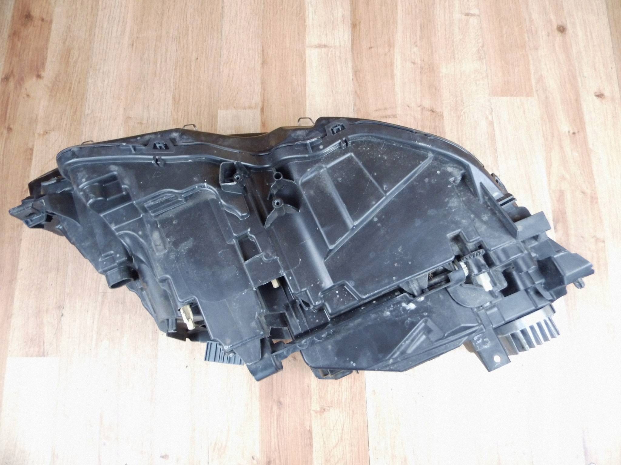 Volvo S90 V90 2021-2025 LIFT light left front front left 31655752