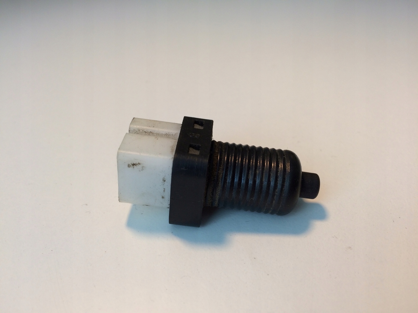 interruttore luci STOP D002M