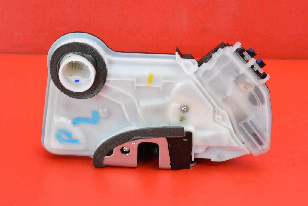 lock door left front front EU TOYOTA COROLLA XI E18 13-18