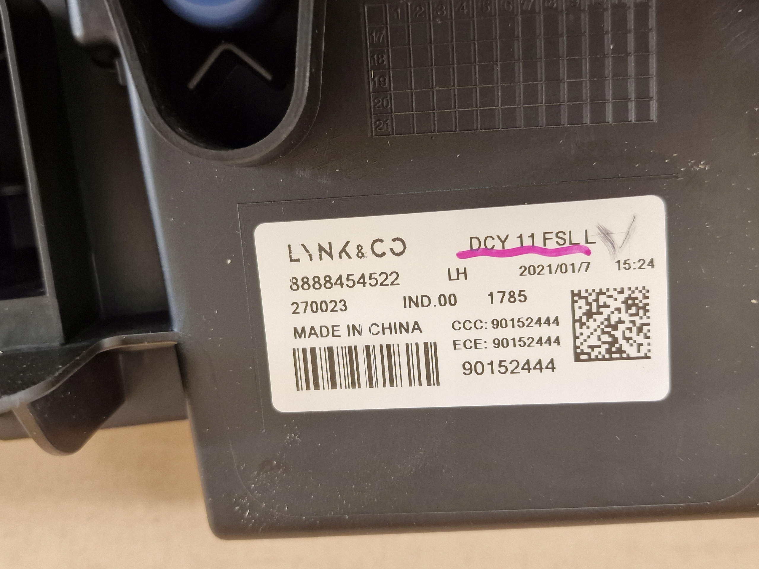 kompletna lijeva far FULL LED LYNK & CO