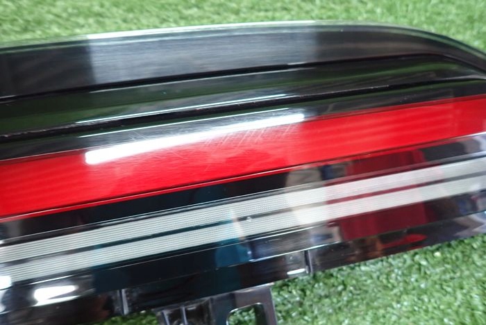 BMW G70 7 LED light left rear rear part to the bonnet