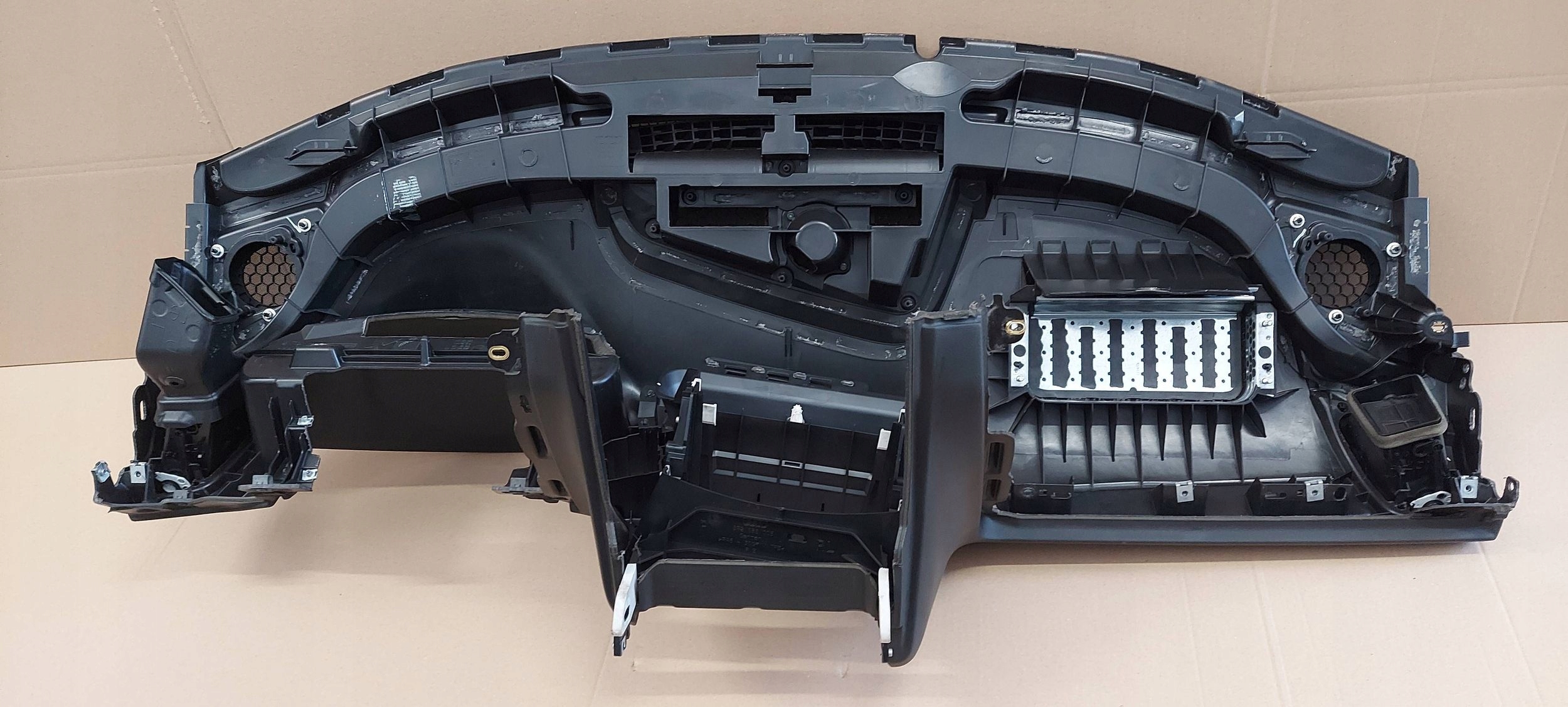 console cockpit AUDI Q5 8R 08-16 WERSJA UK 8R2857041D
