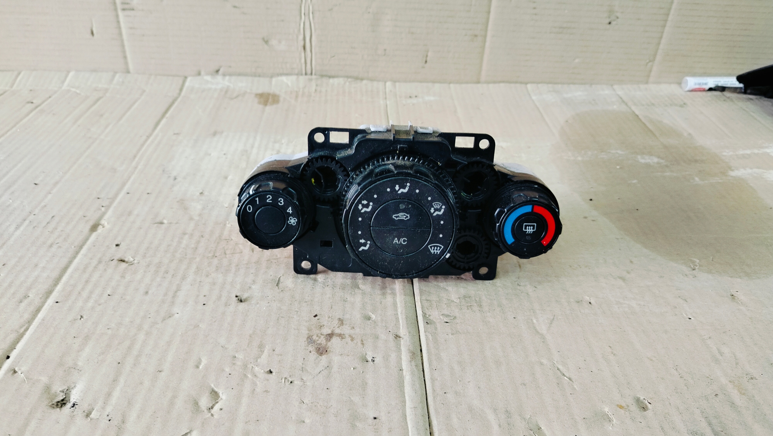 FORD FIESTA MK7 Unite commande clima Bouches buses Manuel 6A61-19980-AE