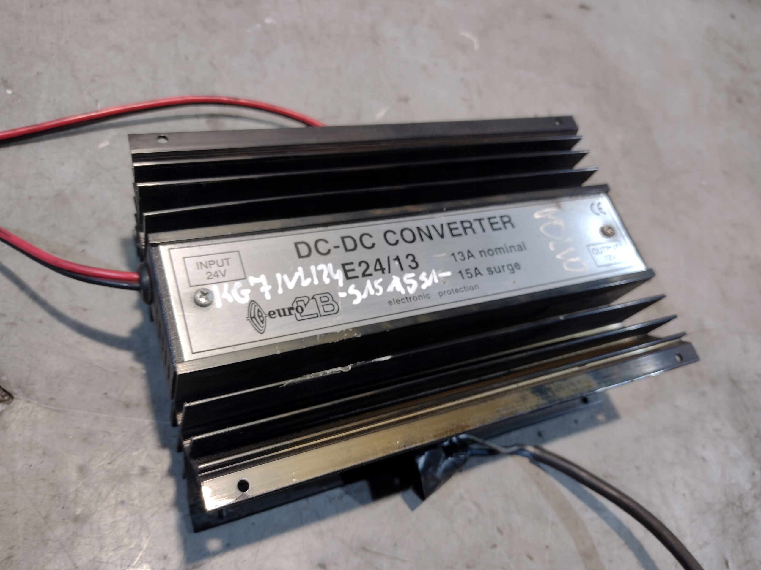 Konwerter di tensione 24V/12V