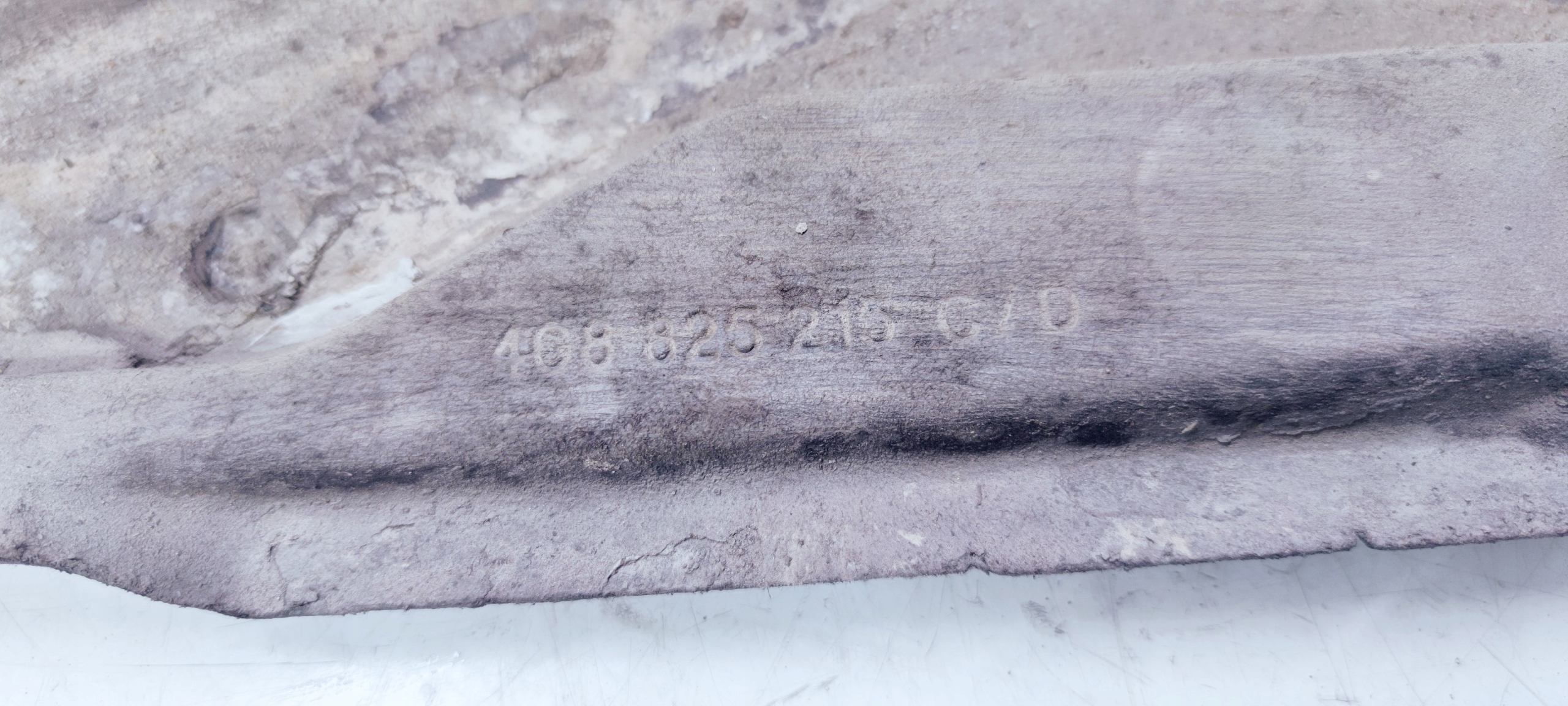 Blende Abdeckung abdeckung Unterfahrschutz links heck AUDI A7 4G8825215C *1*