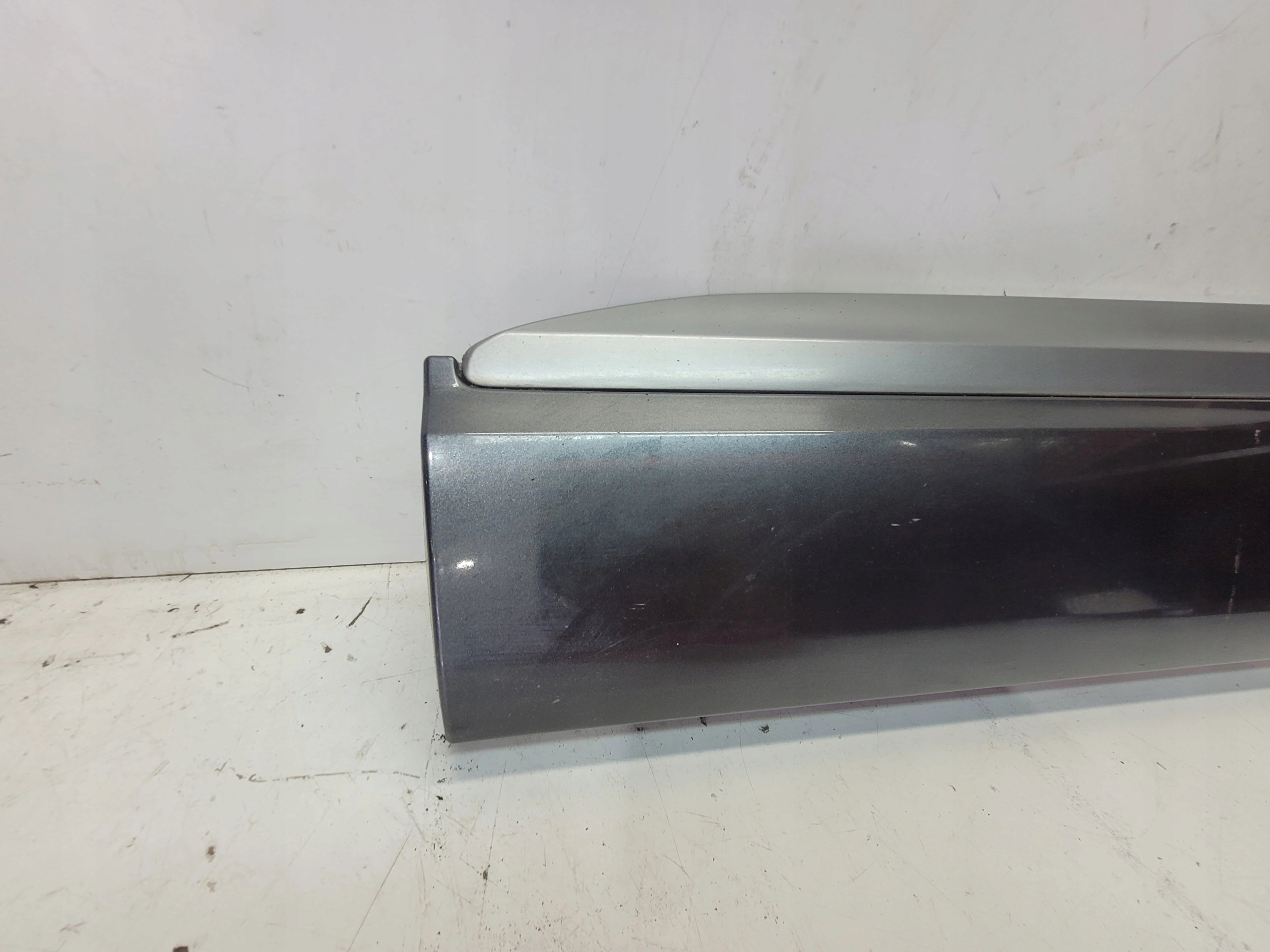 moulding lower door left front AUDI Q7 4M 4M0853959B LZ7S