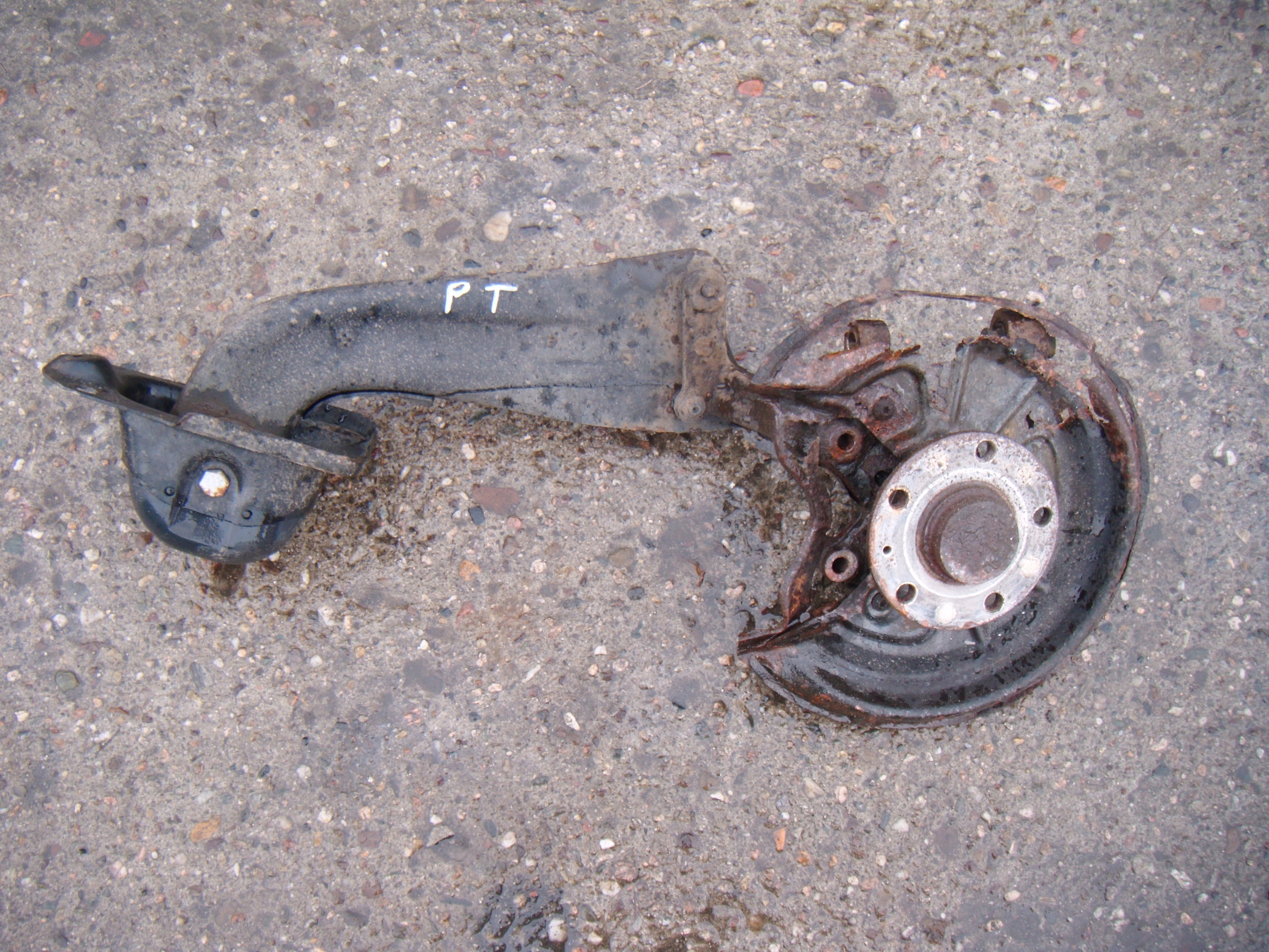 VW GOLF V 5 KOMBI 1.9 TDI 03-09 ZWROTNICA PIASTA WAHACZ PRAWY TYŁ