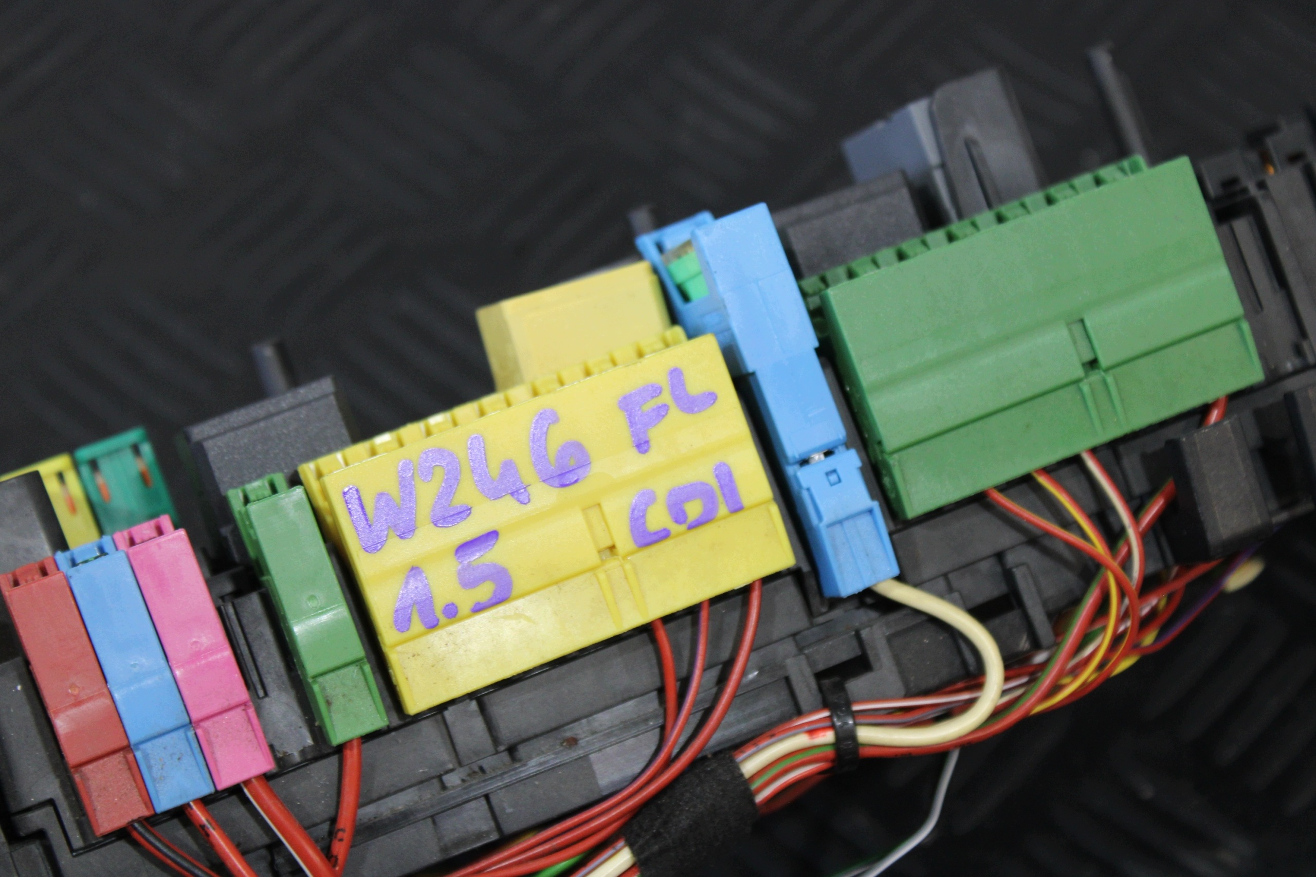 fuse box MERCEDES B-class W246 LIFT