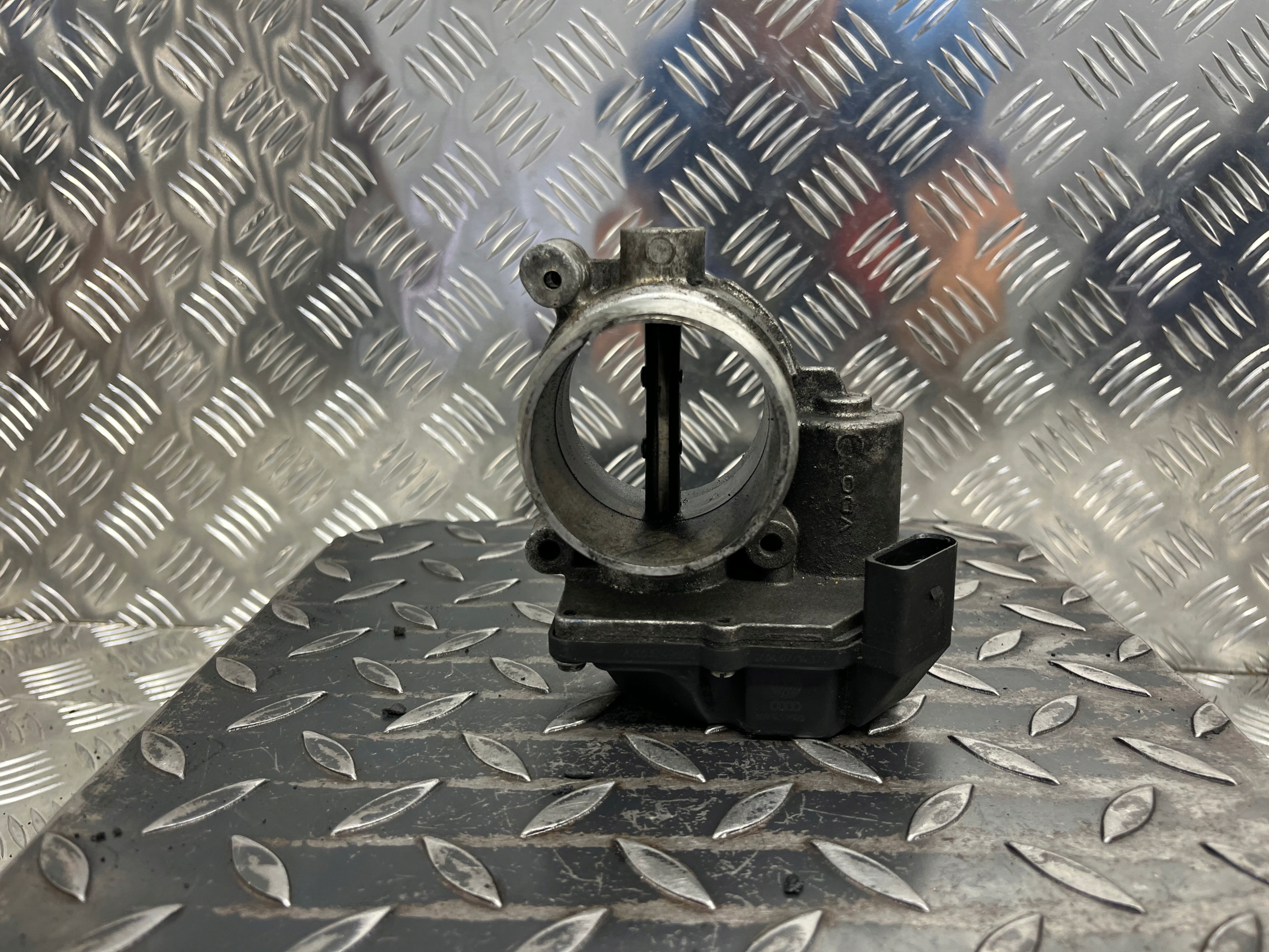 Drosselklappenstellmotor AUDI A6-C6 059145950D