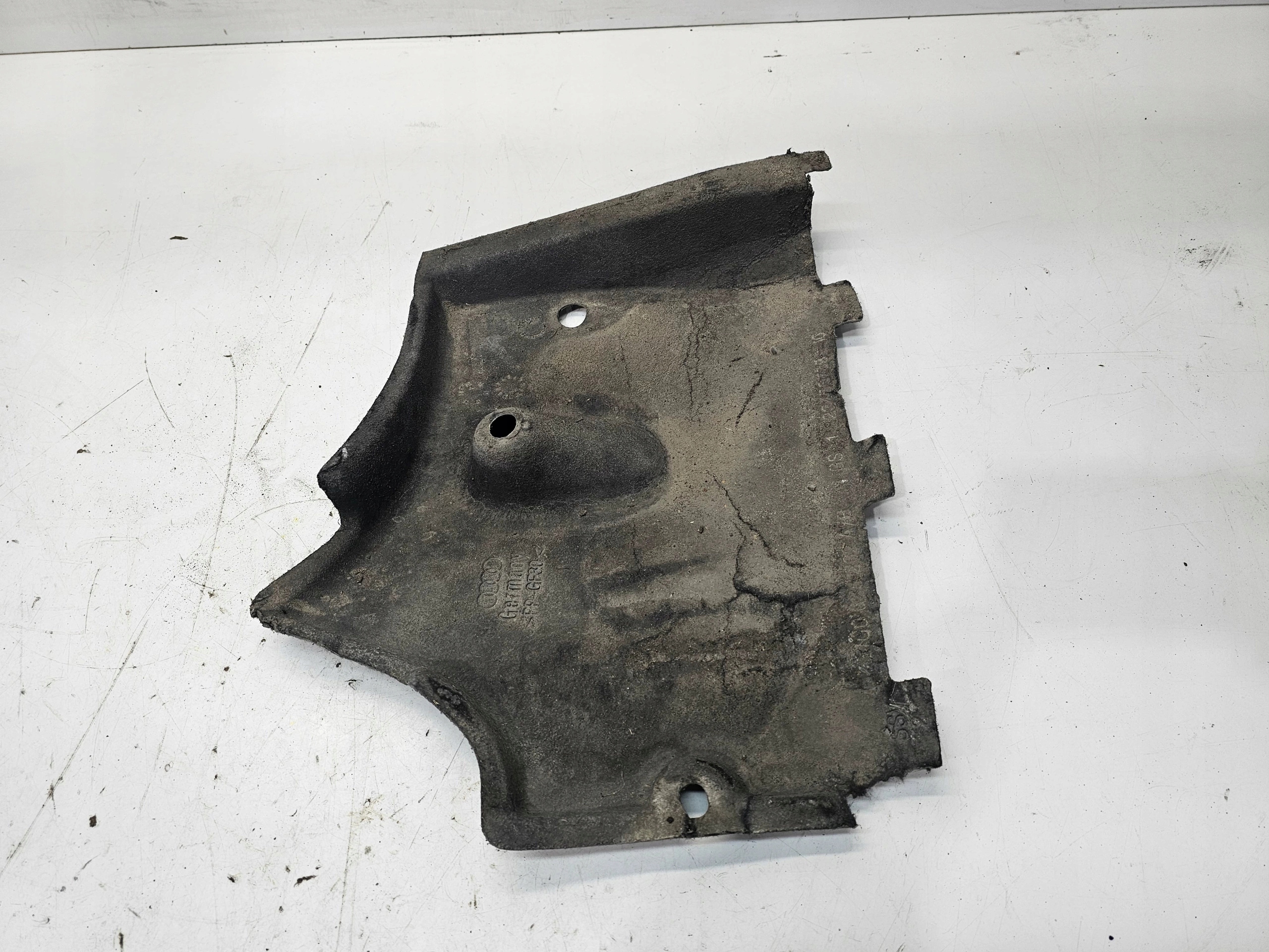 Blende Abdeckung abdeckung Unterfahrschutz rechts MALA AUDI A6 C7 4G0825202A 1/2026