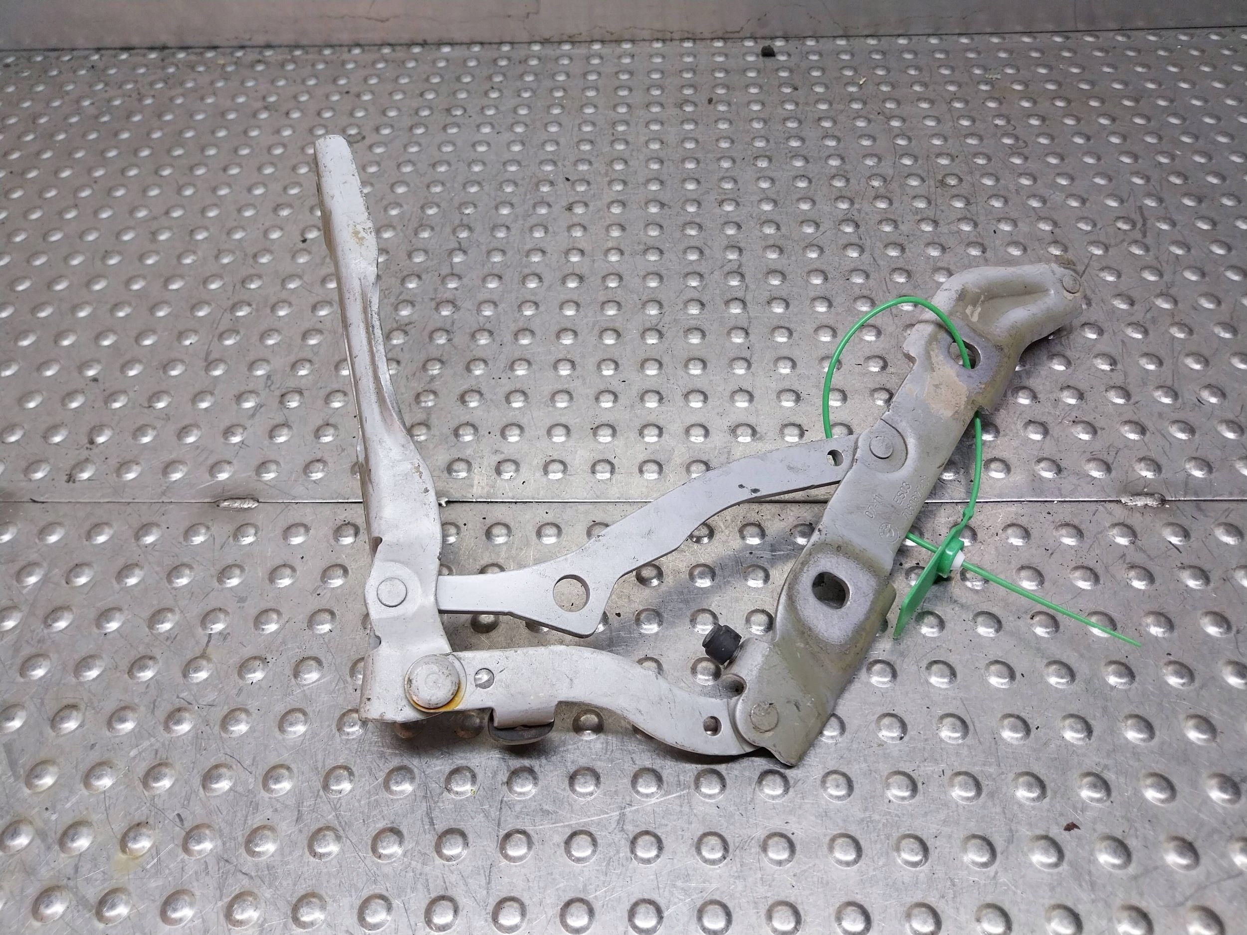 hinge bonnet boot left 7060627 BMW E90 E91 E92 E93