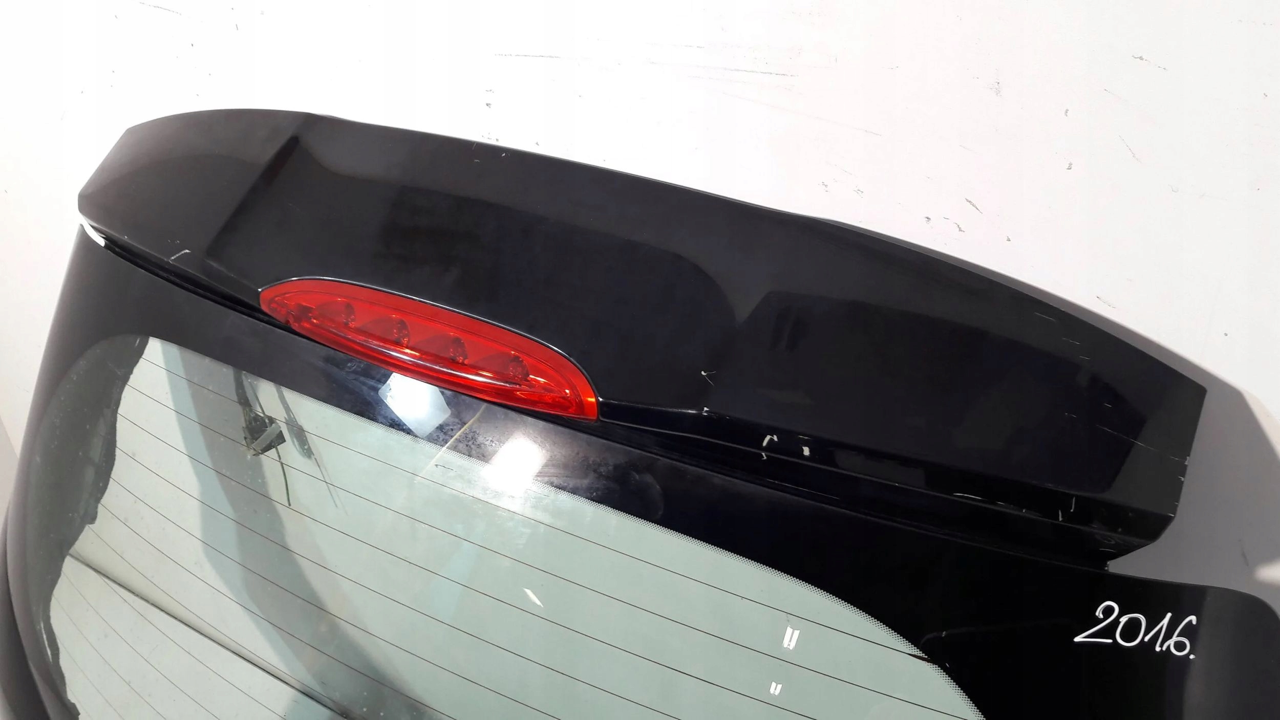 Peugeot 208 rear trunk door boot 2016 rok (H100)