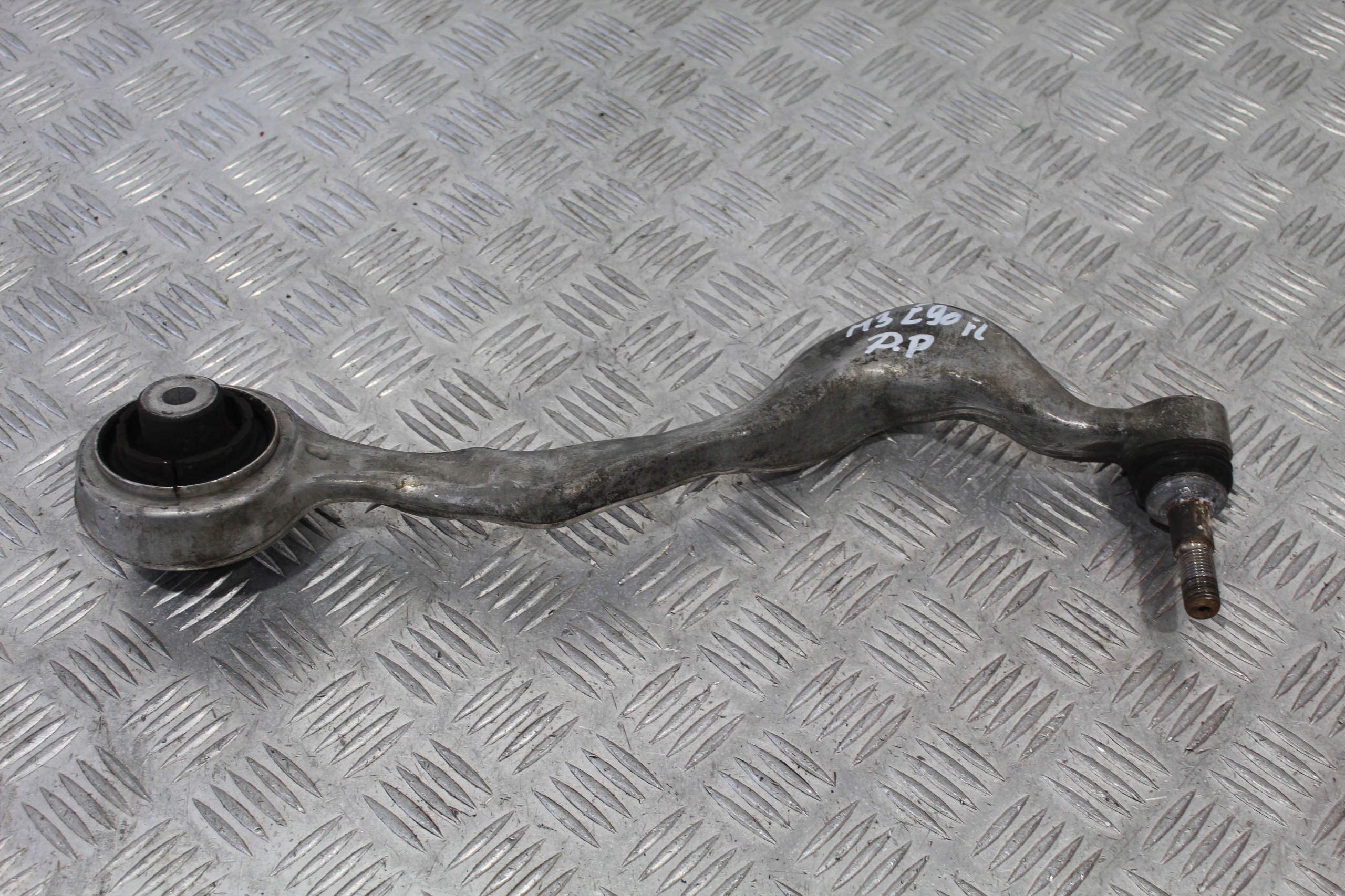 arm right front BMW M3 E90 LIFT