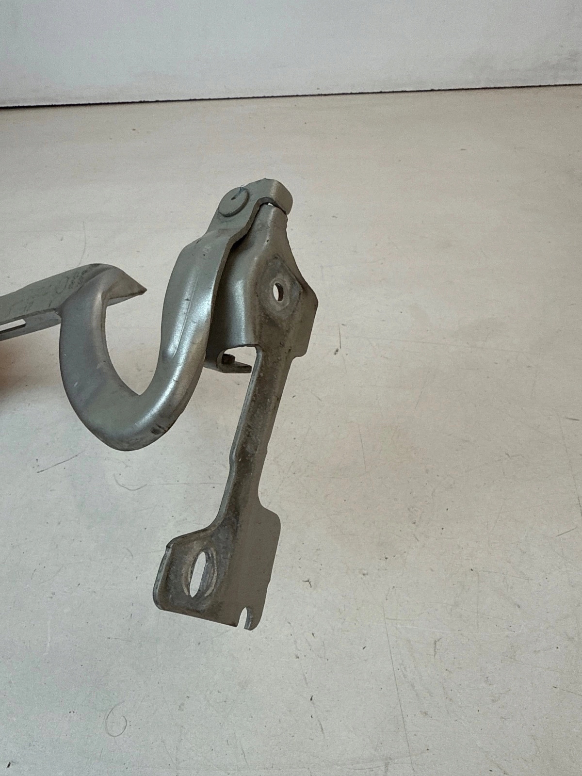 hinge bonnets front front left Peugeot 208 and
