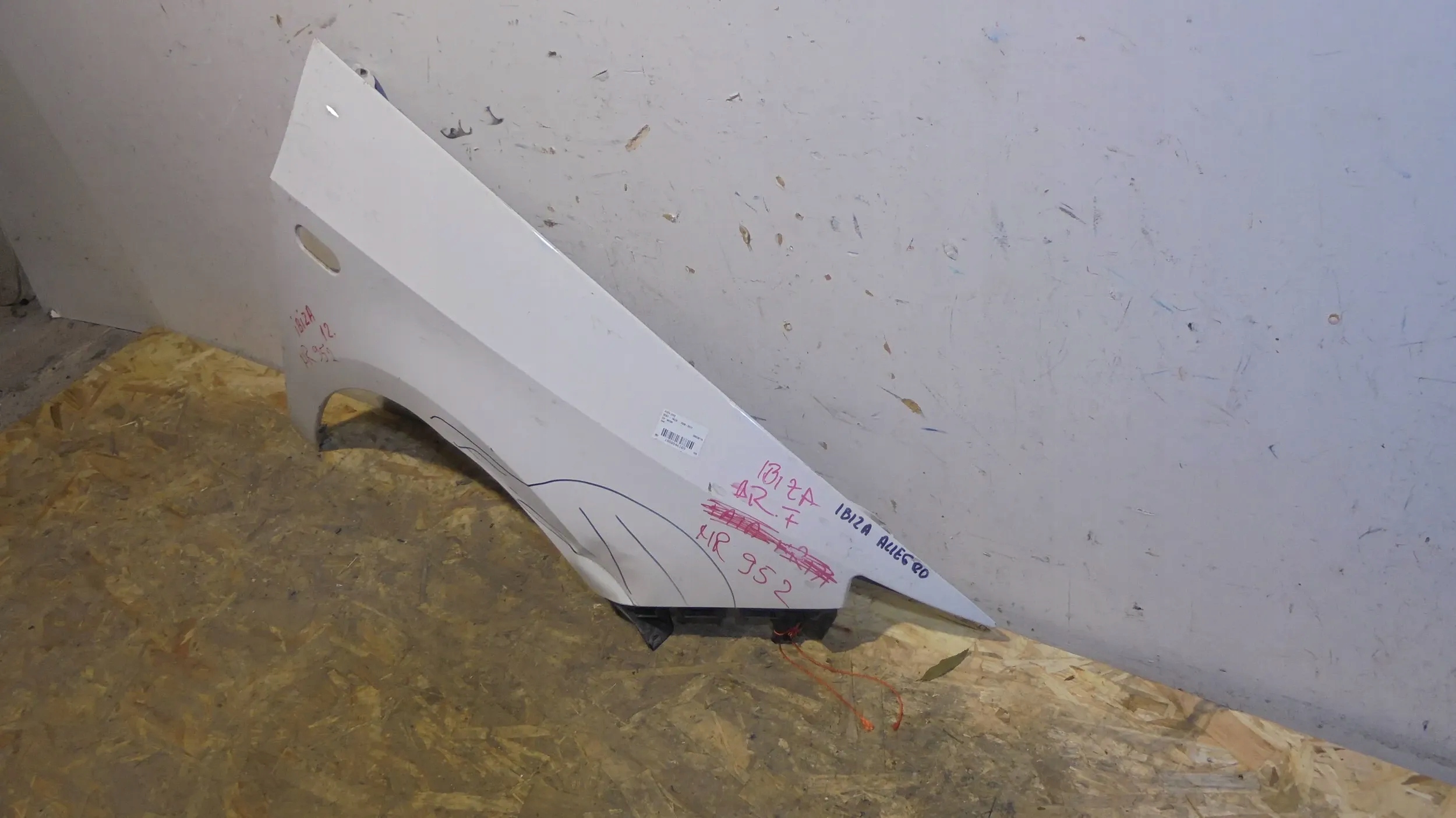 fender front right Seat Ibiza 6J 08