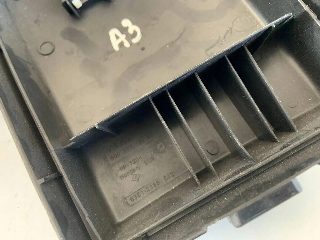 корпус коробки предохранителей Audi A3 III 8V 1.6 tdi 5Q0907361C