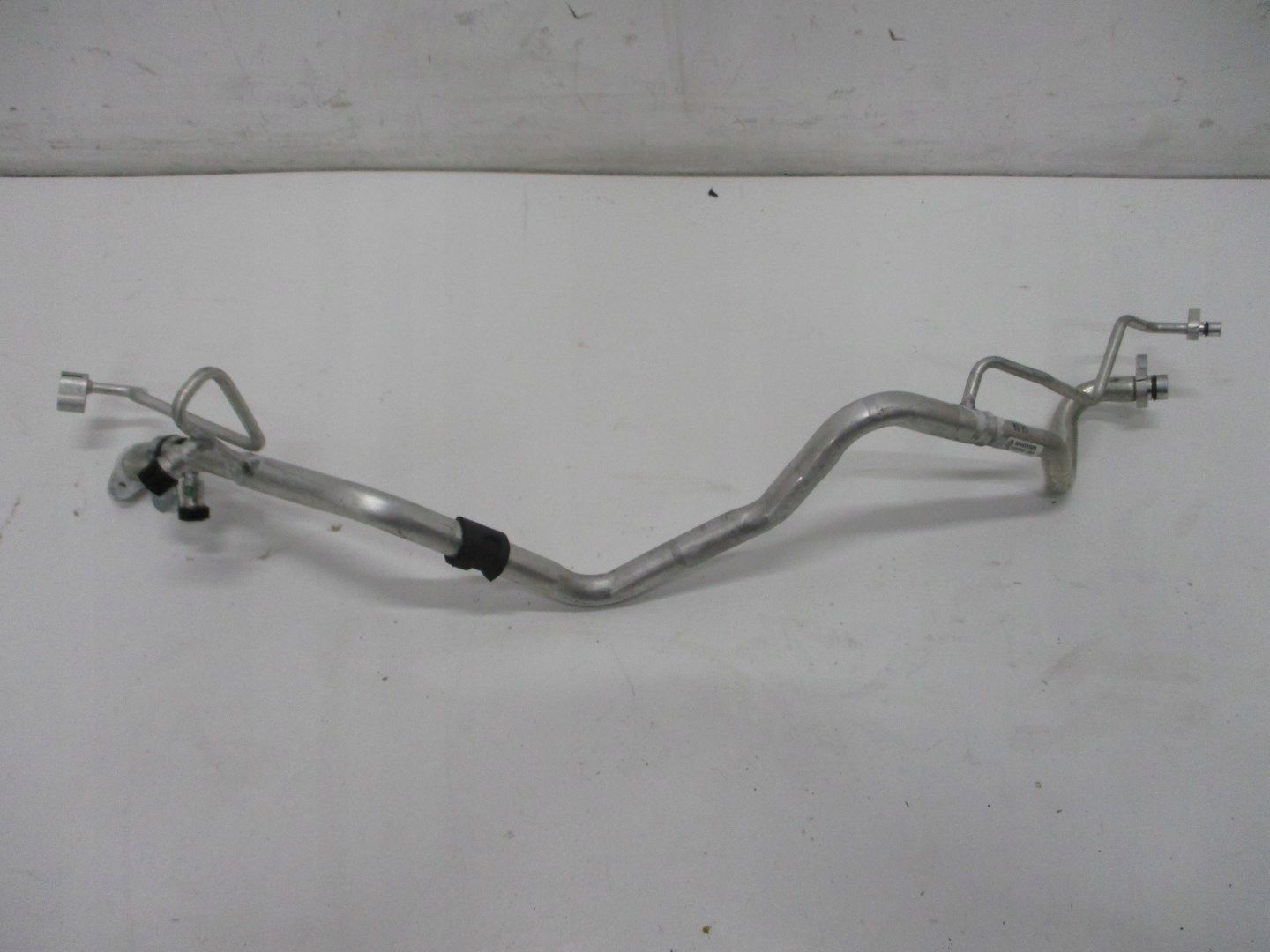 PRZEWOD KLIMATYZACJI RENAULT 924402698R