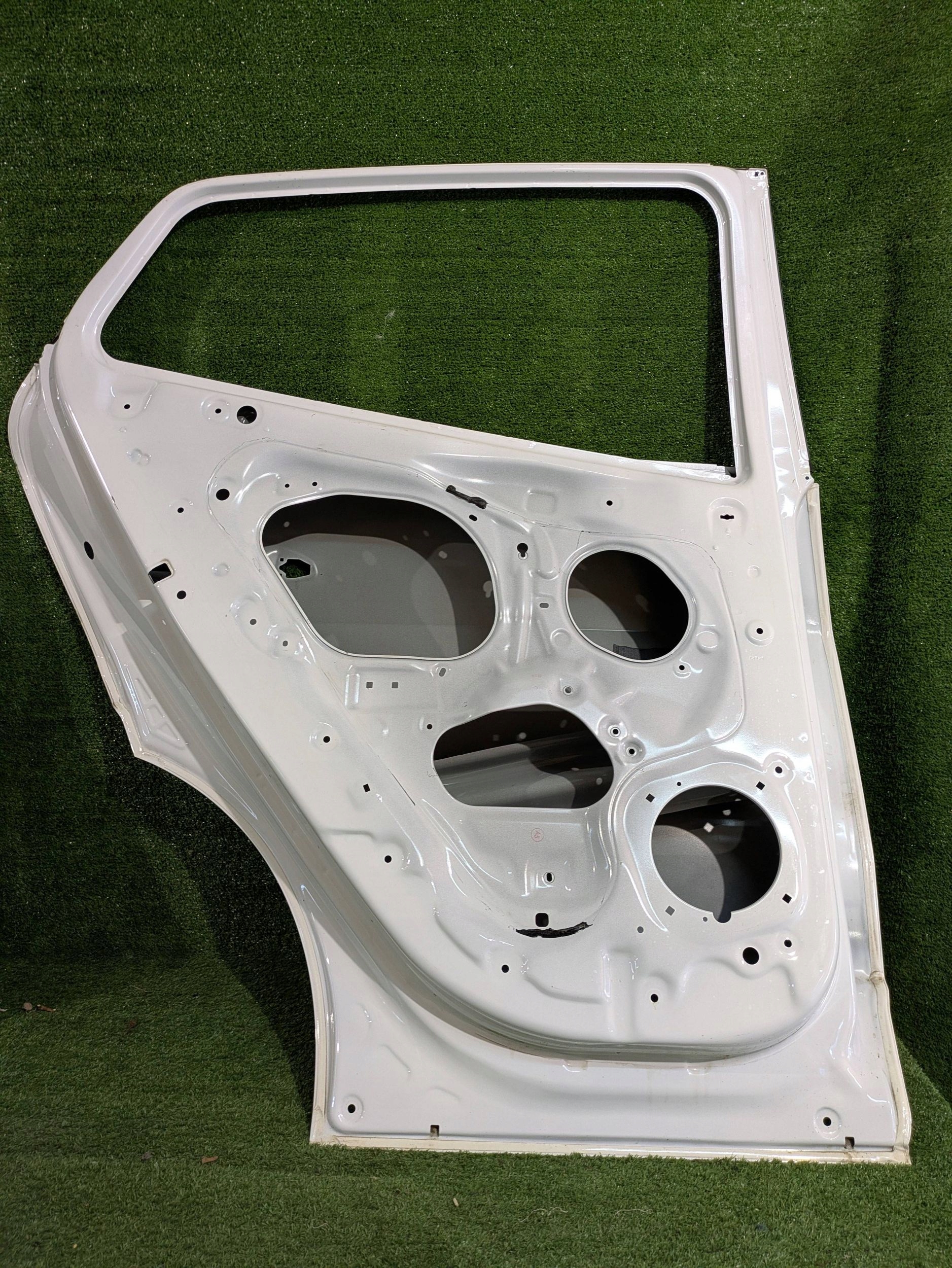 door rear. left left rear part KIA SPORTAGE V NR.4574