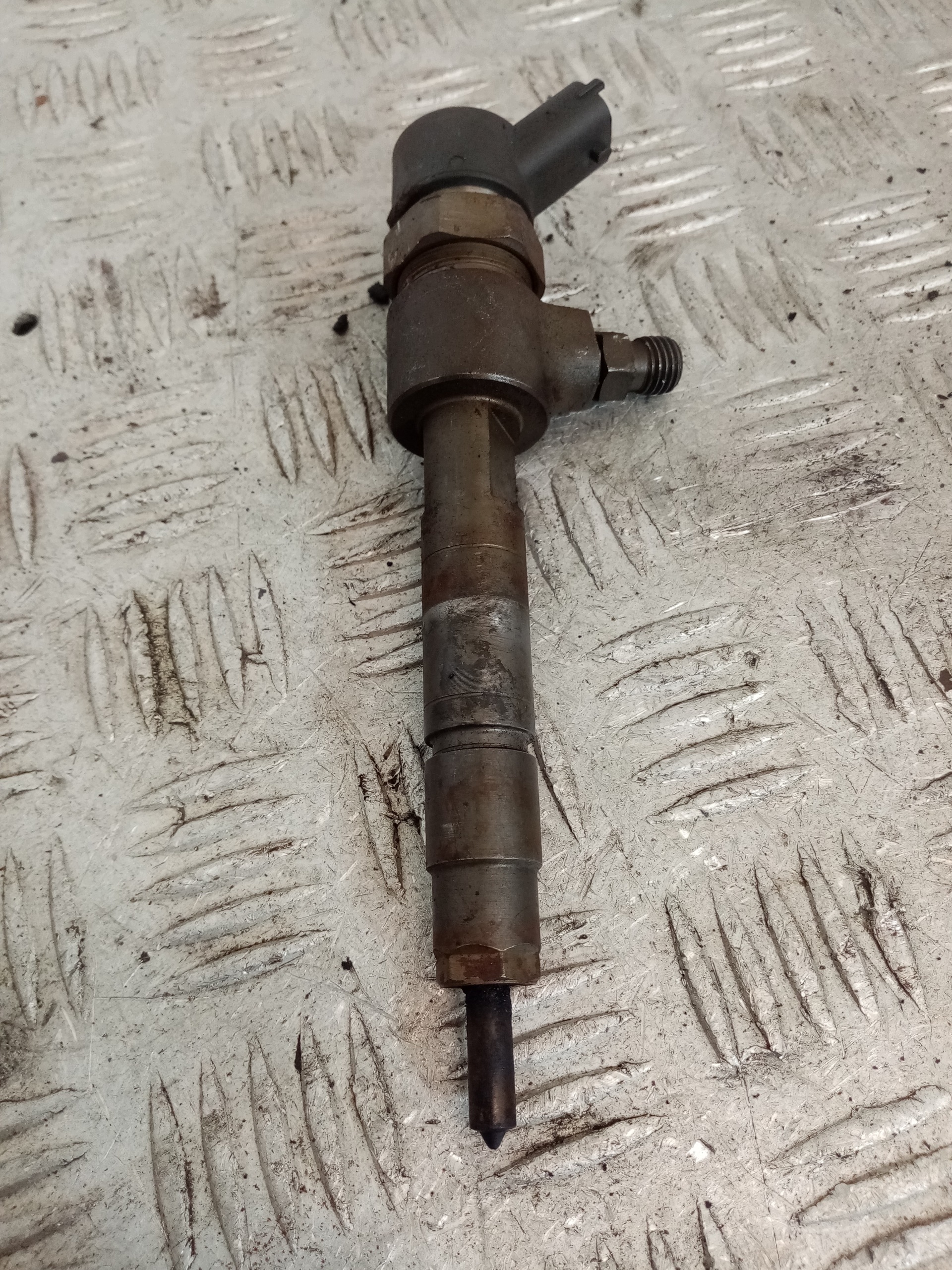 nozzle injector FIAT PUNTO 2 0445110019