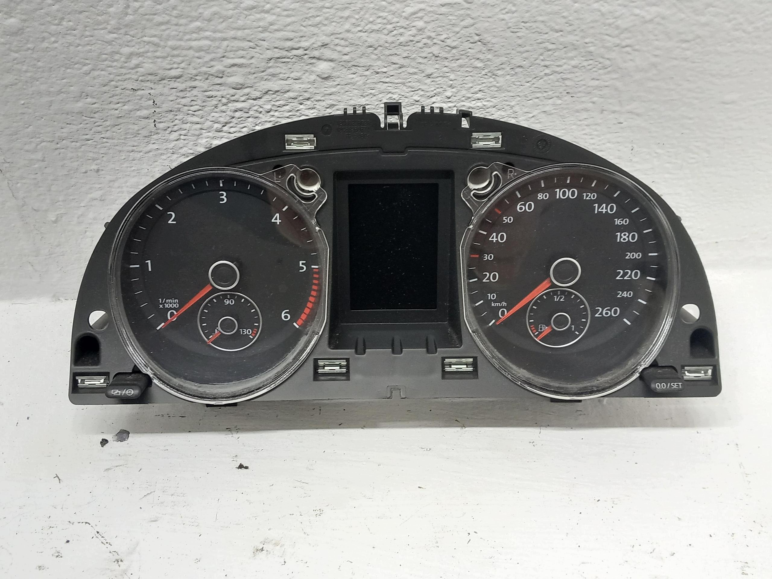 VW PASSAT B7 CC dials dials colour PREMIUM DSG 2.0 TDI 3AA920870J OEM