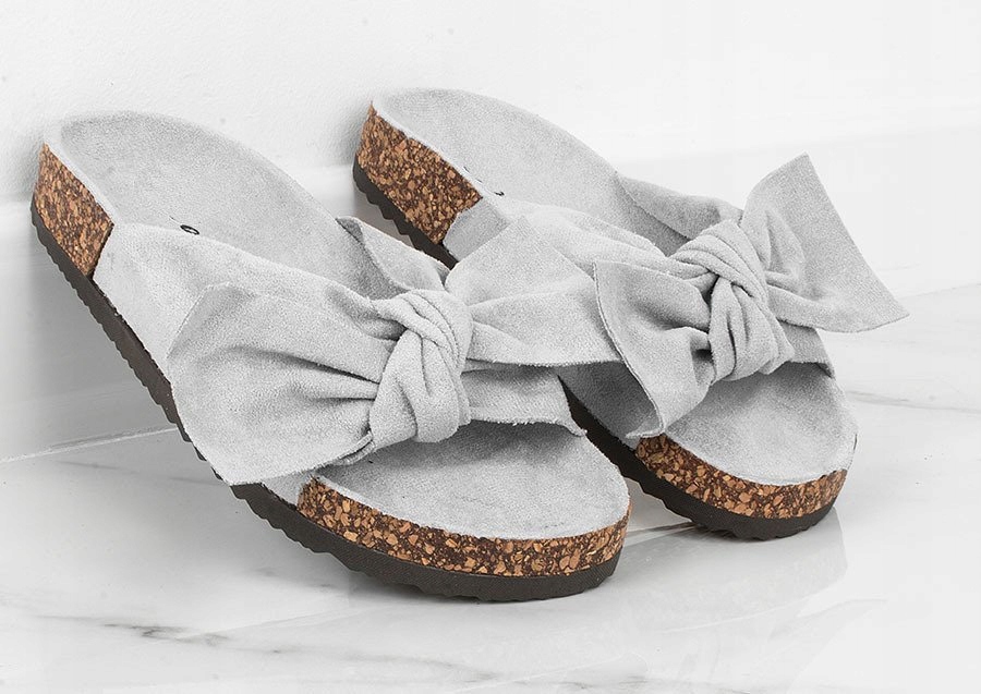 

Szare Zamszowe Klapki Z Kokardą Korek 36