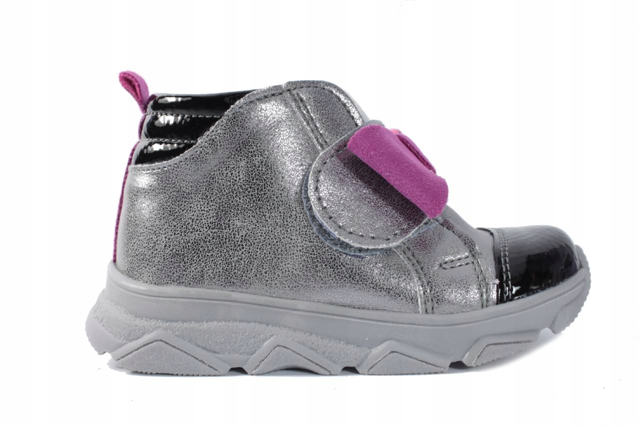 KORNECKI 6615 DZIEWCZĘCE TRZEWIKI KOKARDA R. 23 Marka Kornecki