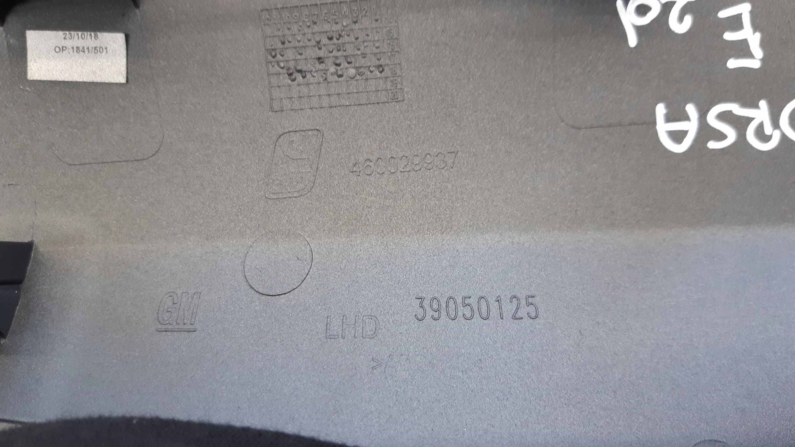 lista dekor deski 39050125 Opel Corsa E