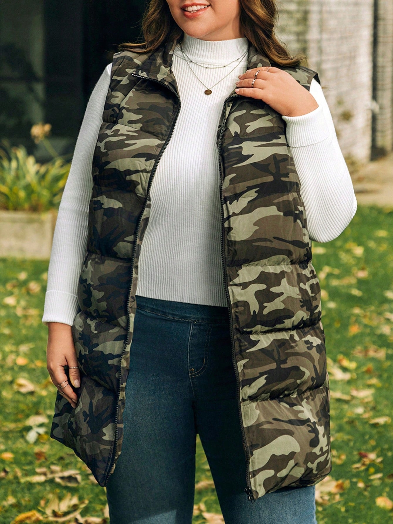 Dámská Prošívaná Péřová Vesta Maskáčový Se Stojáčkem Casual Emery Rose 3XL 46
