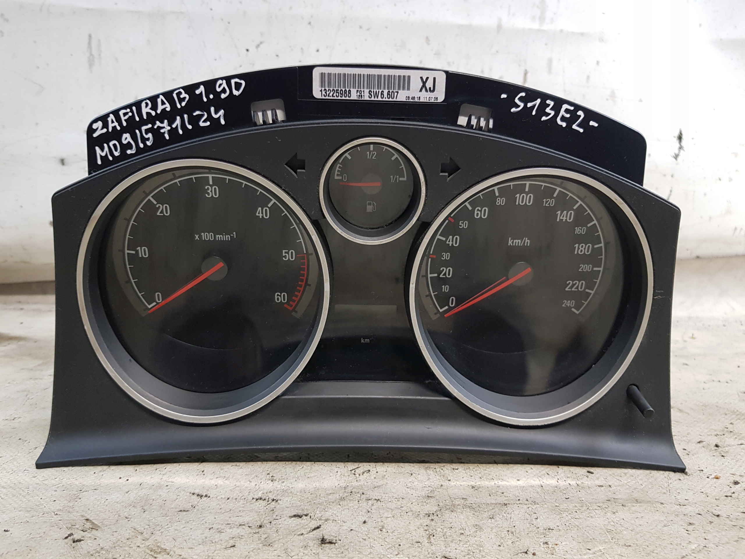 dials OPEL ZAFIRA B 13225988 1.9 CDTI EUROPA