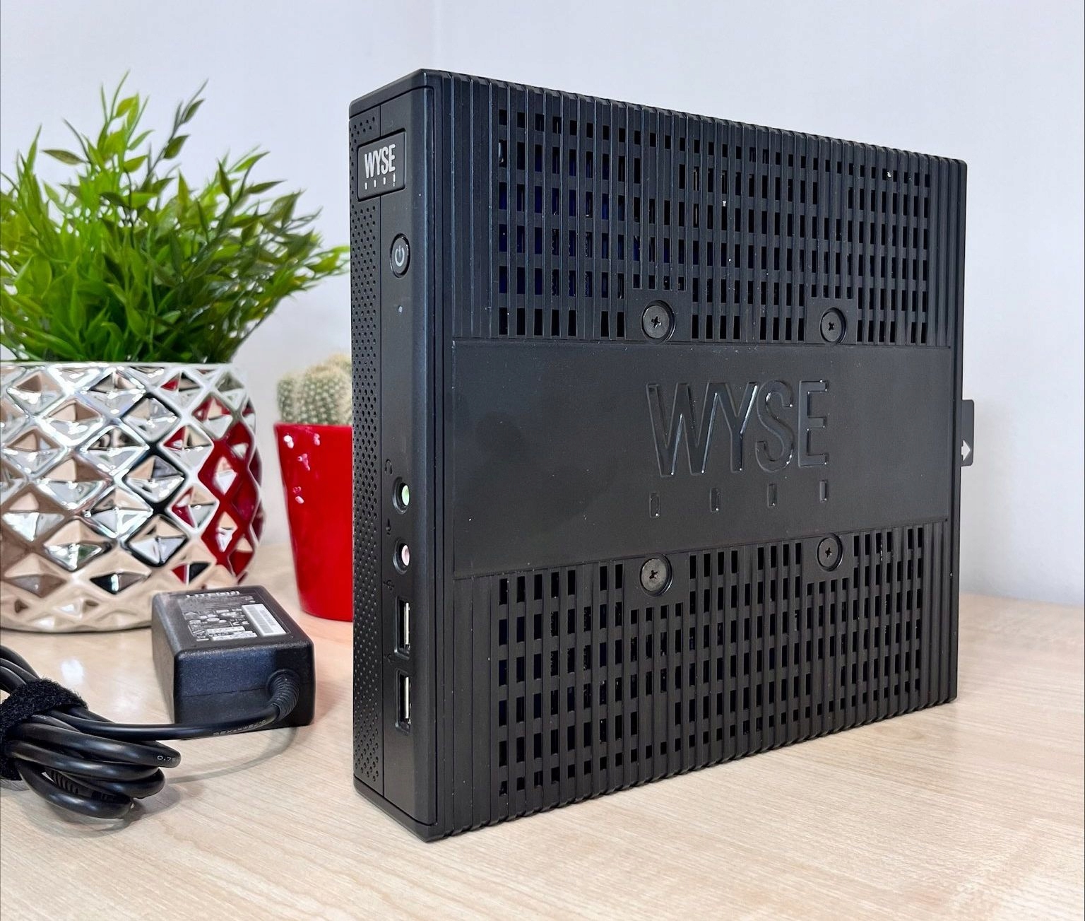 Terminal WYSE ZX0 AMD 1.65 GHz 8GB 128GB Win10 Model procesora AMD G-T56N