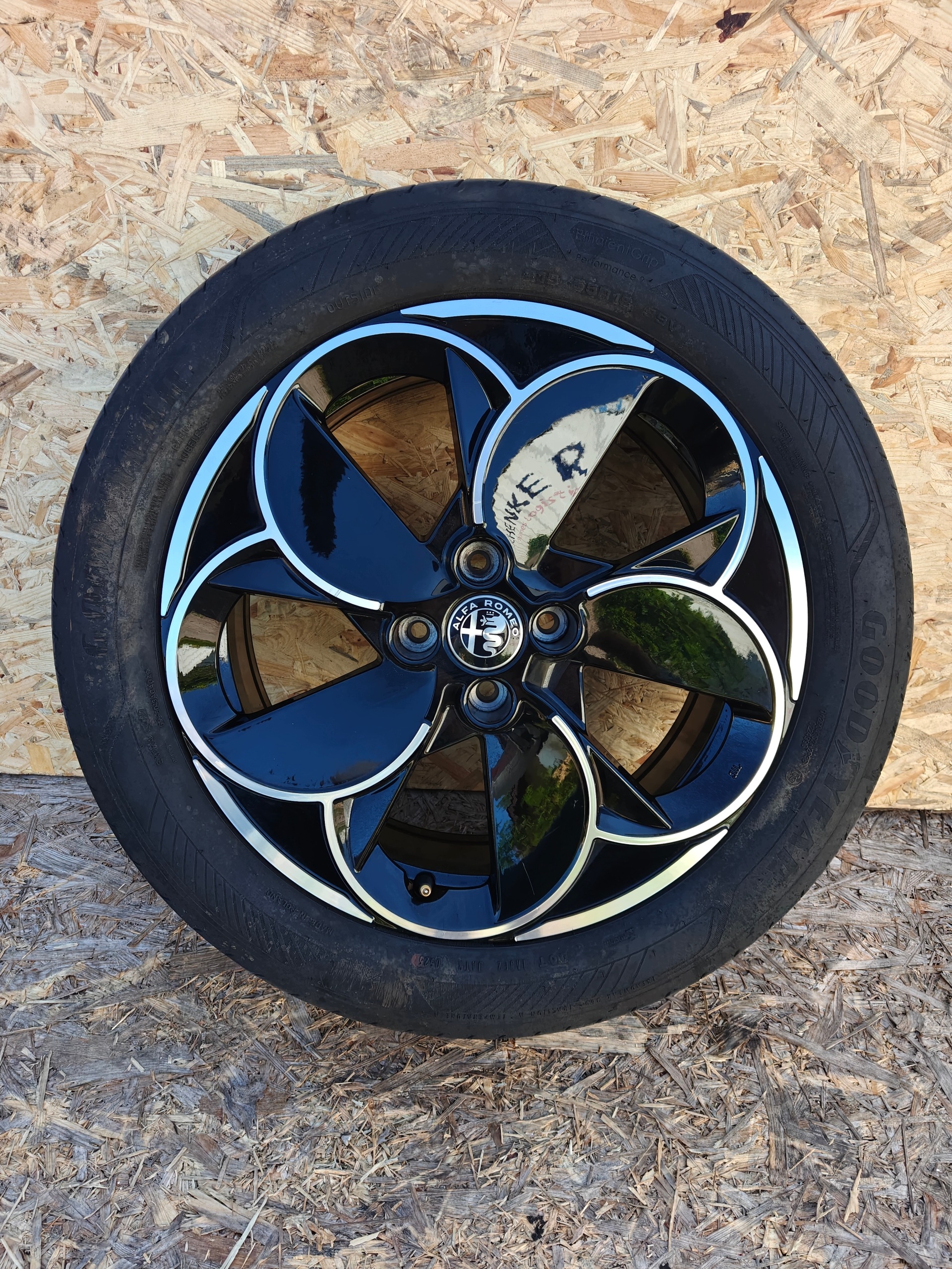 Reifen Räder felgen Reifen ALFA ROMEO JUNIOR GOODYEAR 215 55 18 2025 ROK!!! 50573638