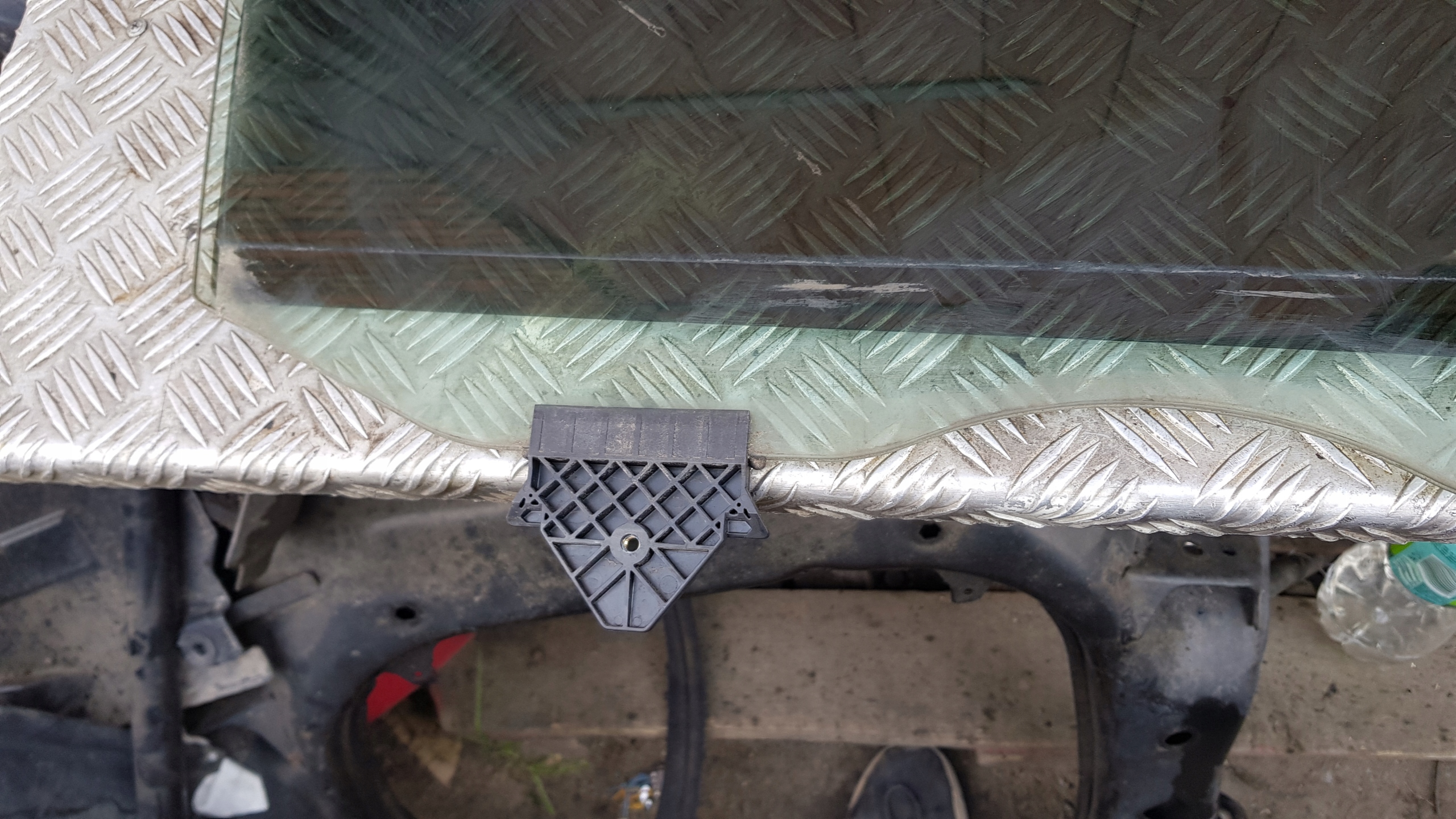 AUDI A8 D3 window right rear part door side