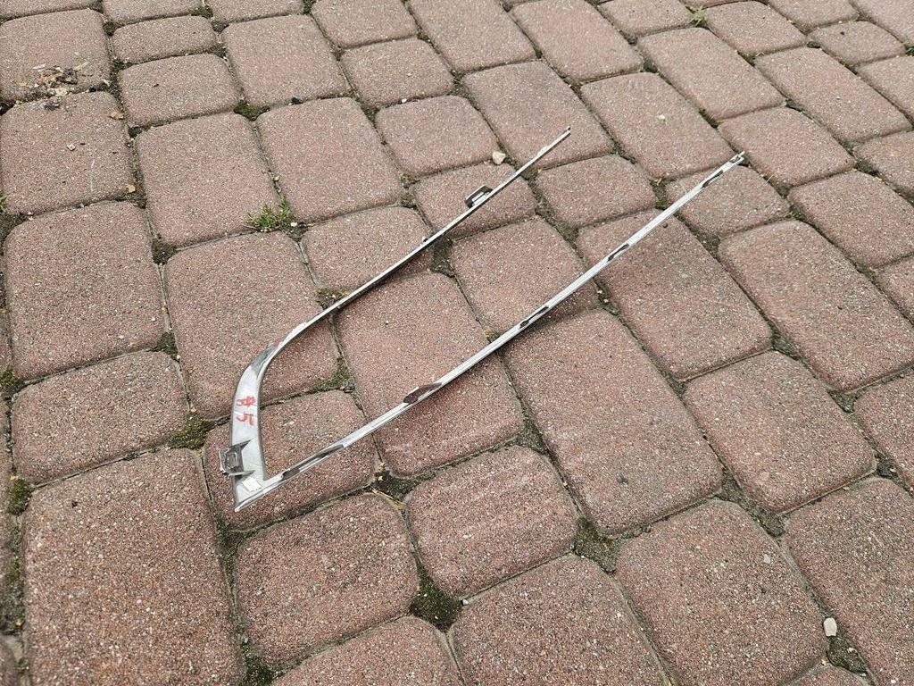 moulding frame chrom lights front przedniej right praw Opel Mokka B 9835155180