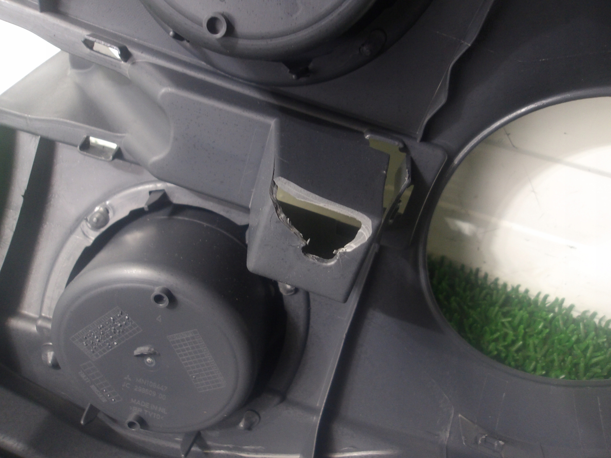 MITSUBISHI COLT Z30 04-12 TUNEL mitte cockpit PANEL EUROPA