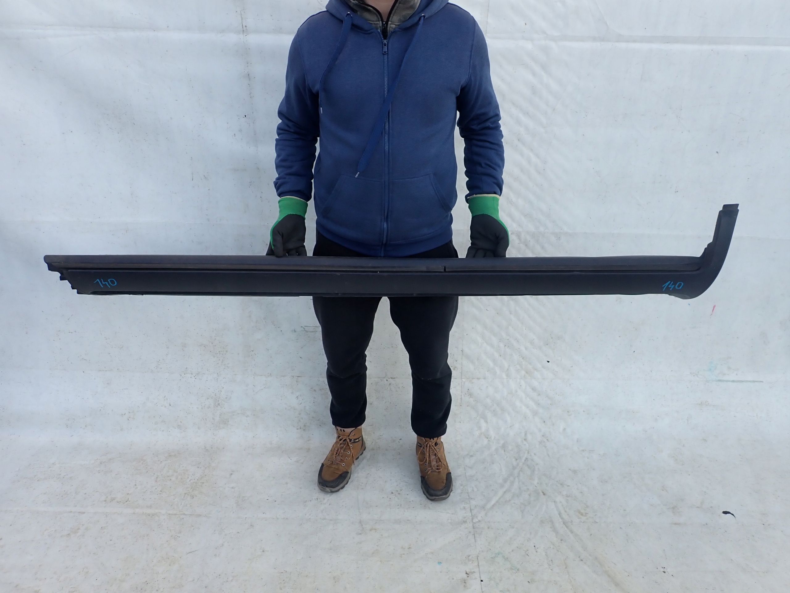 VOLVO XC70 II 00-07 PRÓG LEWY LISTWA PROGOWA LEWA