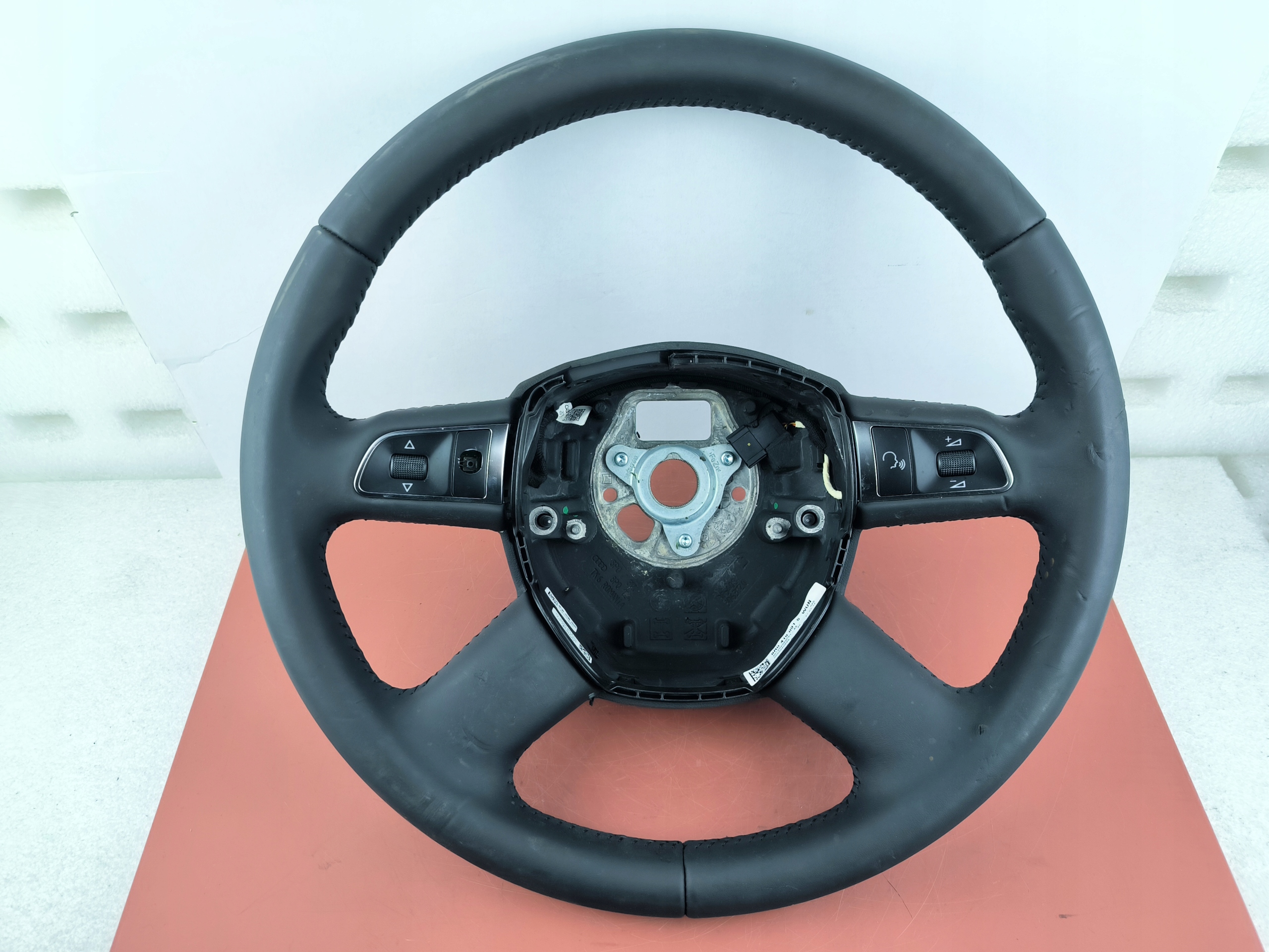 Audi Q5r / A3p КЕРМО SKORAr0419091s Пошкоджено