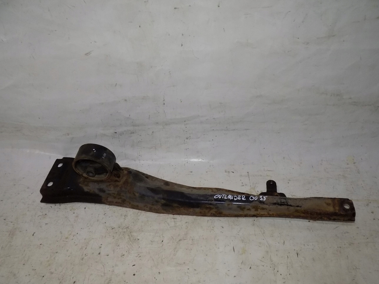 Outlander II 2.0 Belka wzdluzna pod silnik