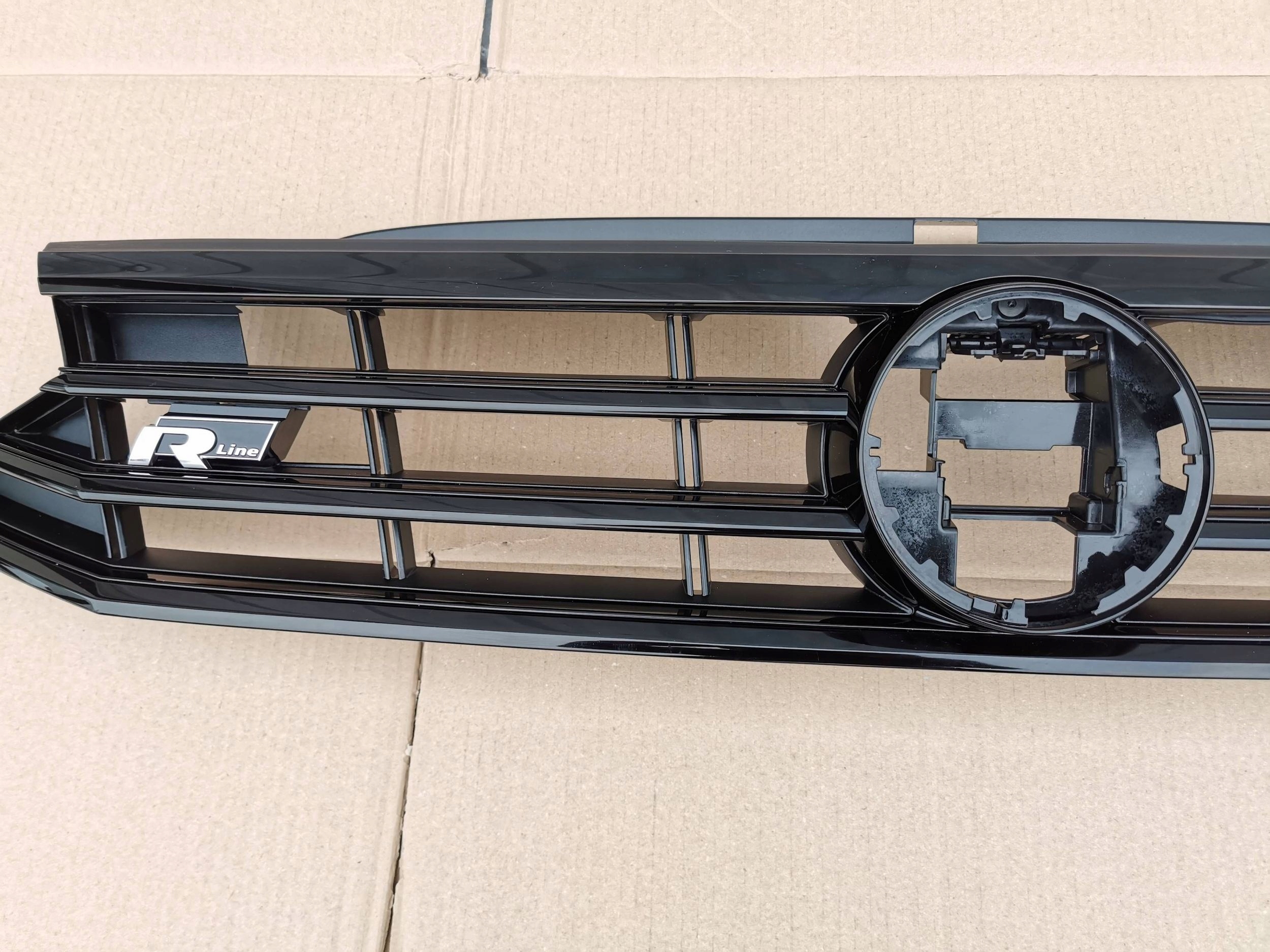 VW PASSAT B8 3G0 R-LINE LIFT 19- GRILL ATRAPA PRZÓD BLACK 3G0853653K Numer katalogowy oryginału 3G0853653K