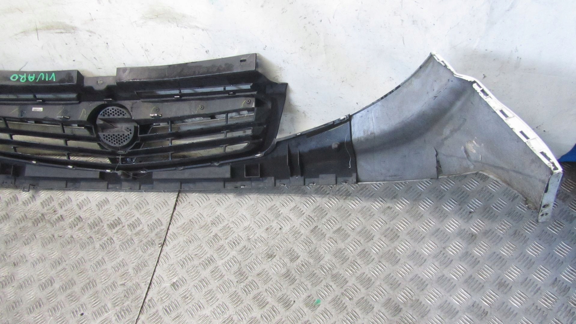 opel Vivaro II решетка радиатора 06-14 12