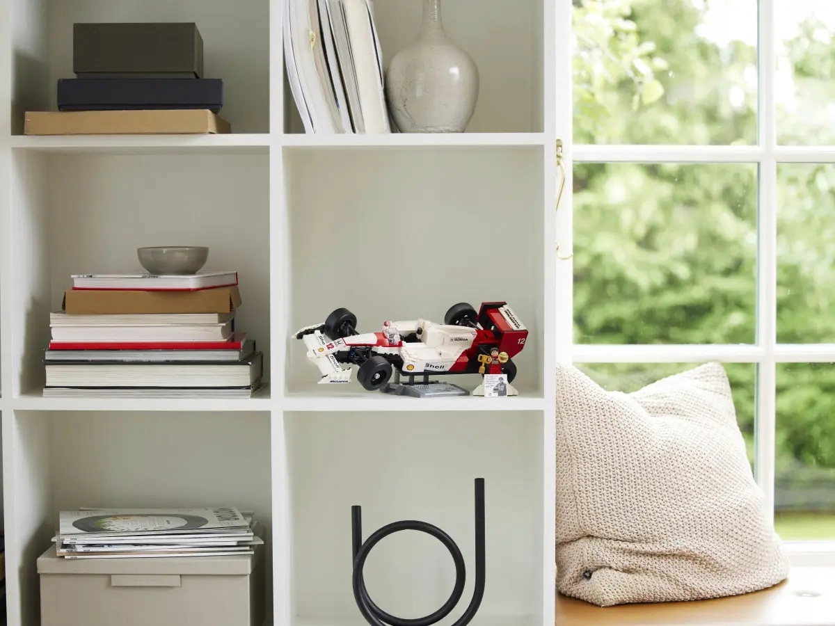 LEGO ICONS - MCLAREN MP4/4 I AYRTON SENNA ZESTAW KLOCKÓW - 10330 Liczba elementów 693