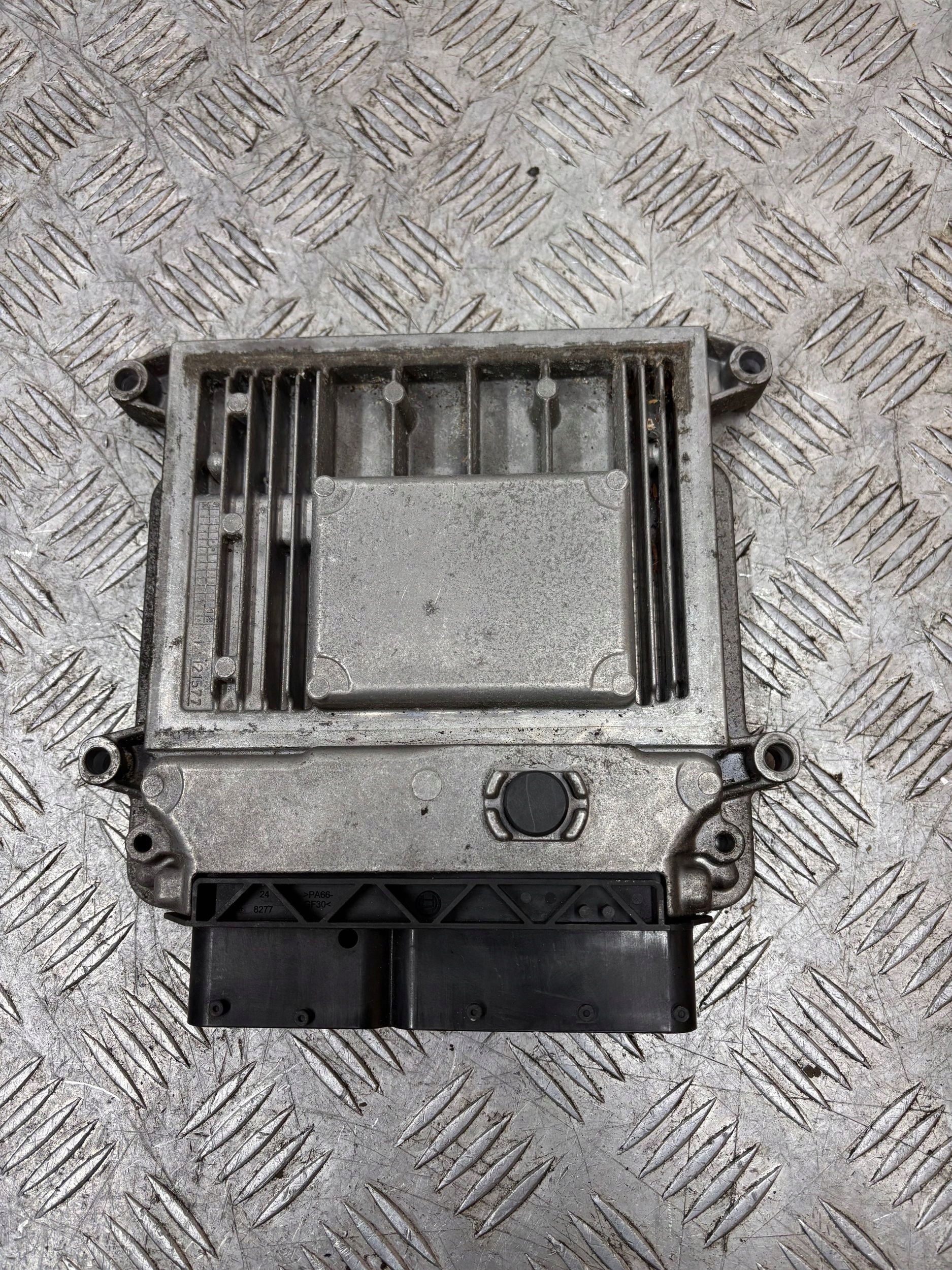 Centralina Motore computer KIA CEED e 1.4 16V 0261S05836