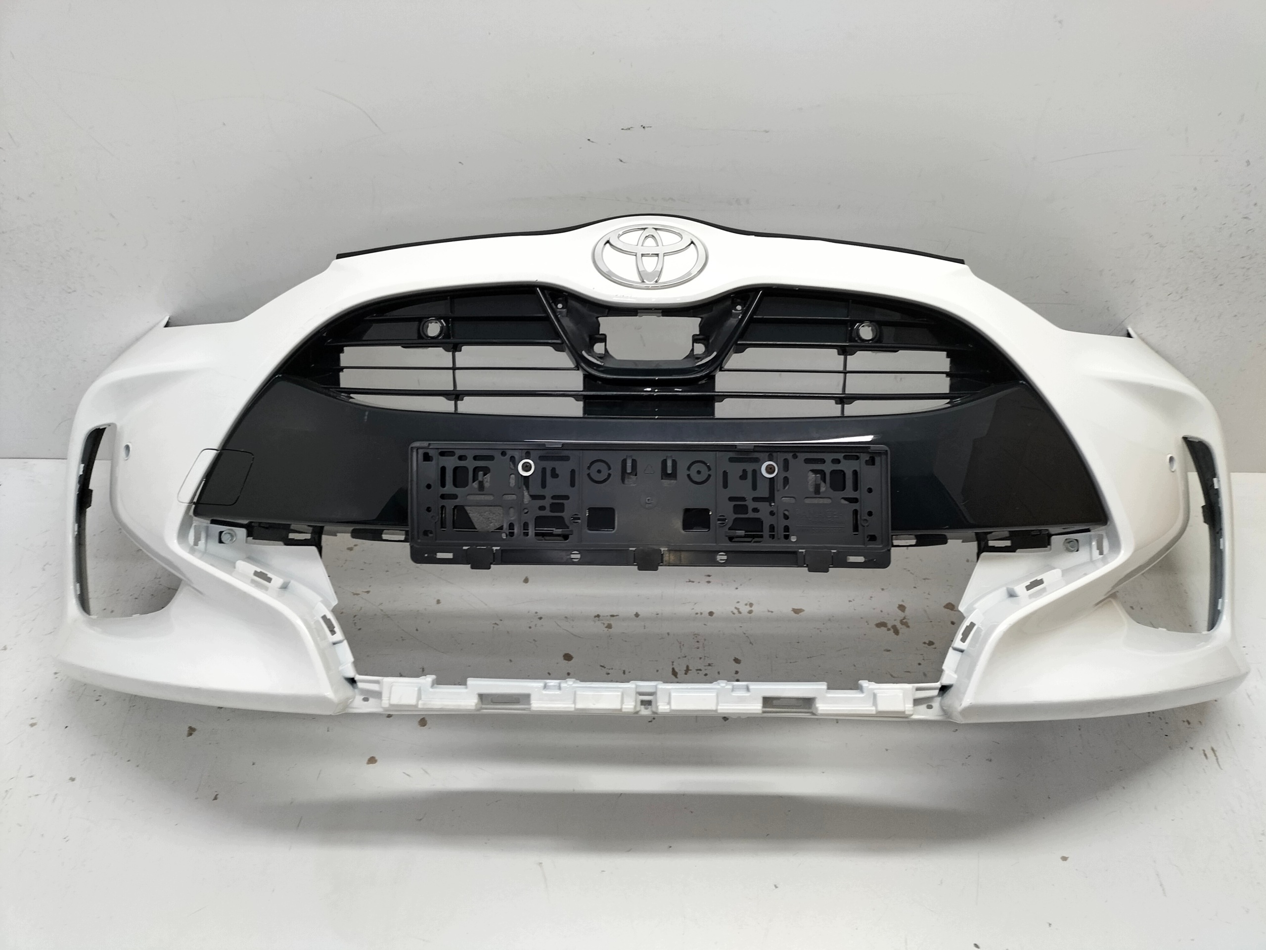 front bumper front TOYOTA YARIS 4 IV 20
